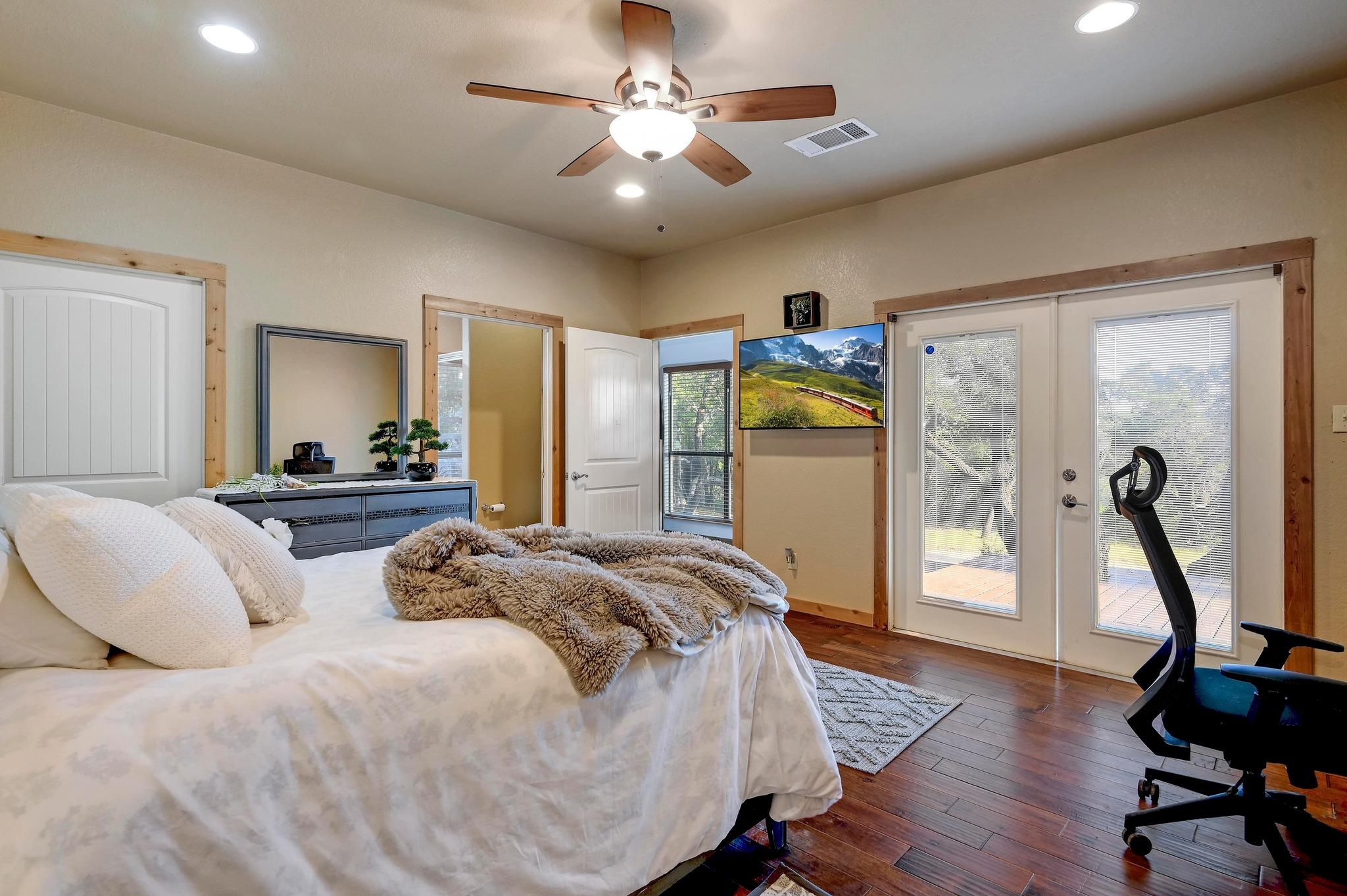 401 Madrone Canyon Dr, Dripping Springs, TX 78620