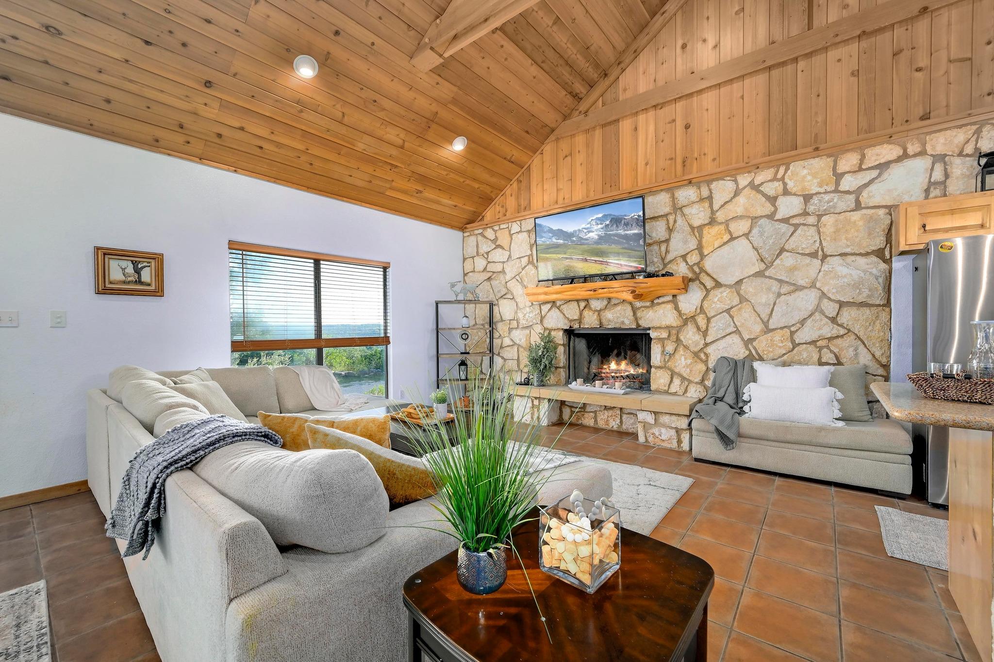 401 Madrone Canyon Dr, Dripping Springs, TX 78620