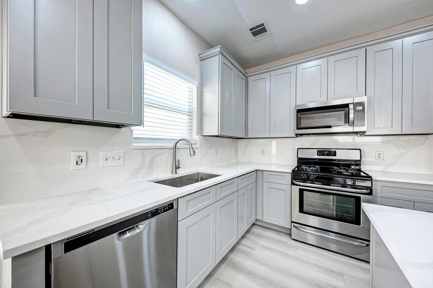 3333 Rod Carew Dr, Round Rock, TX 78665