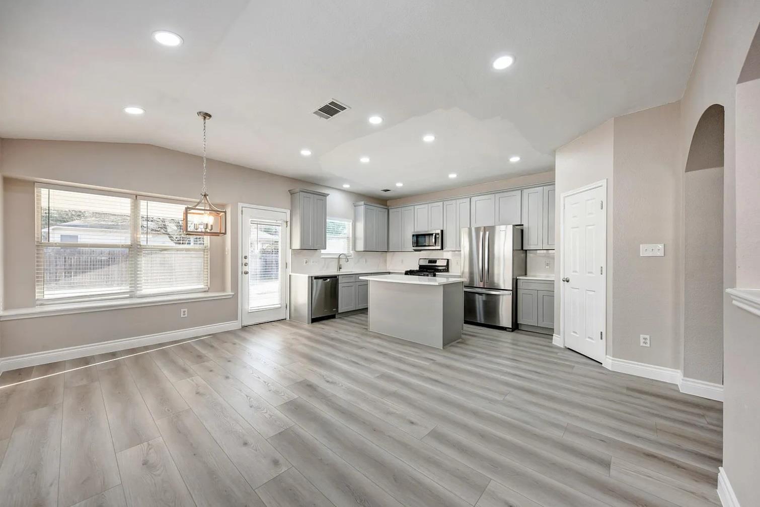 3333 Rod Carew Dr, Round Rock, TX 78665