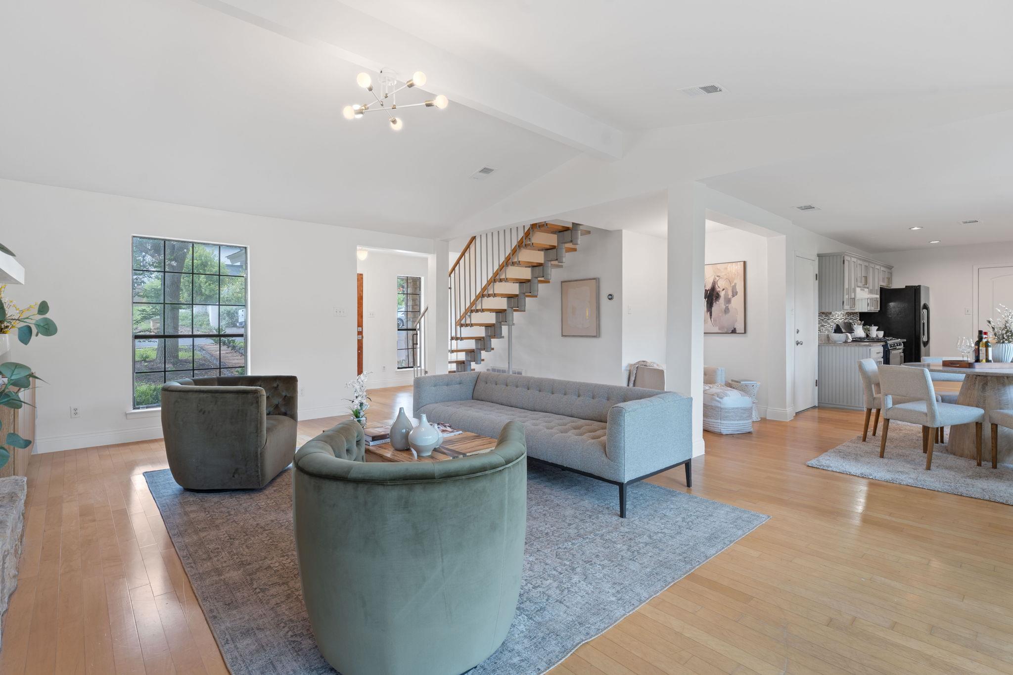 3633 Peregrine Falcon Dr, Austin, TX 78746