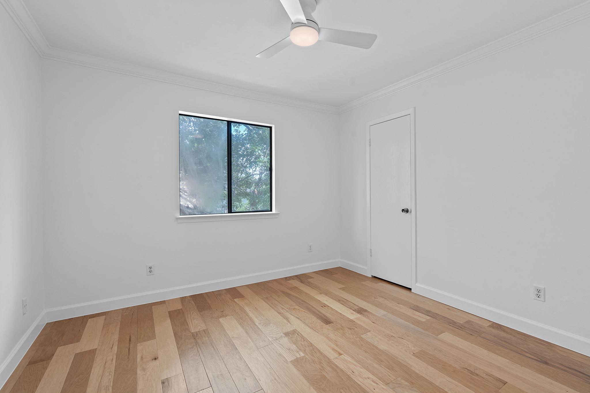 3633 Peregrine Falcon Dr, Austin, TX 78746