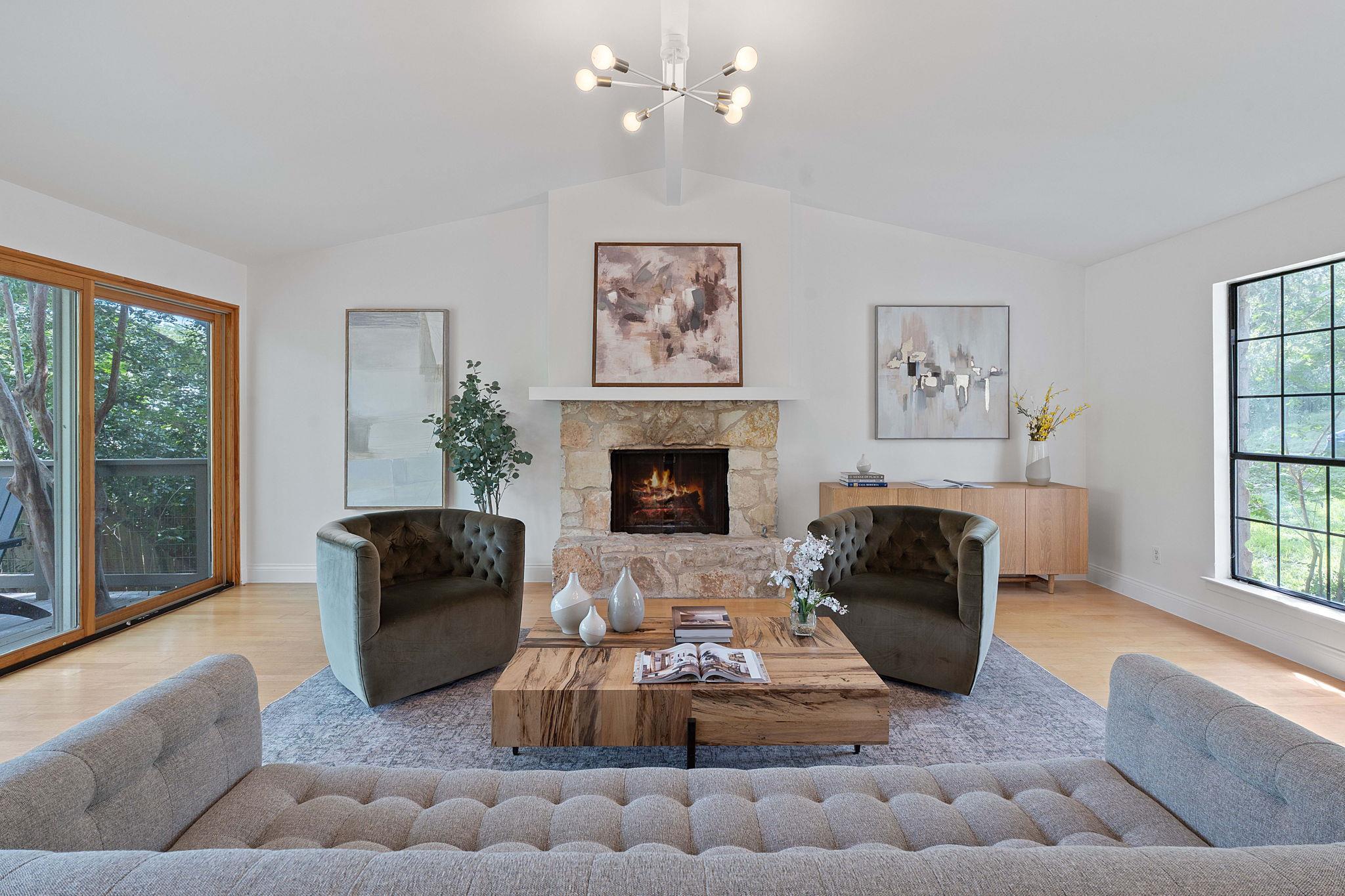 3633 Peregrine Falcon Dr, Austin, TX 78746