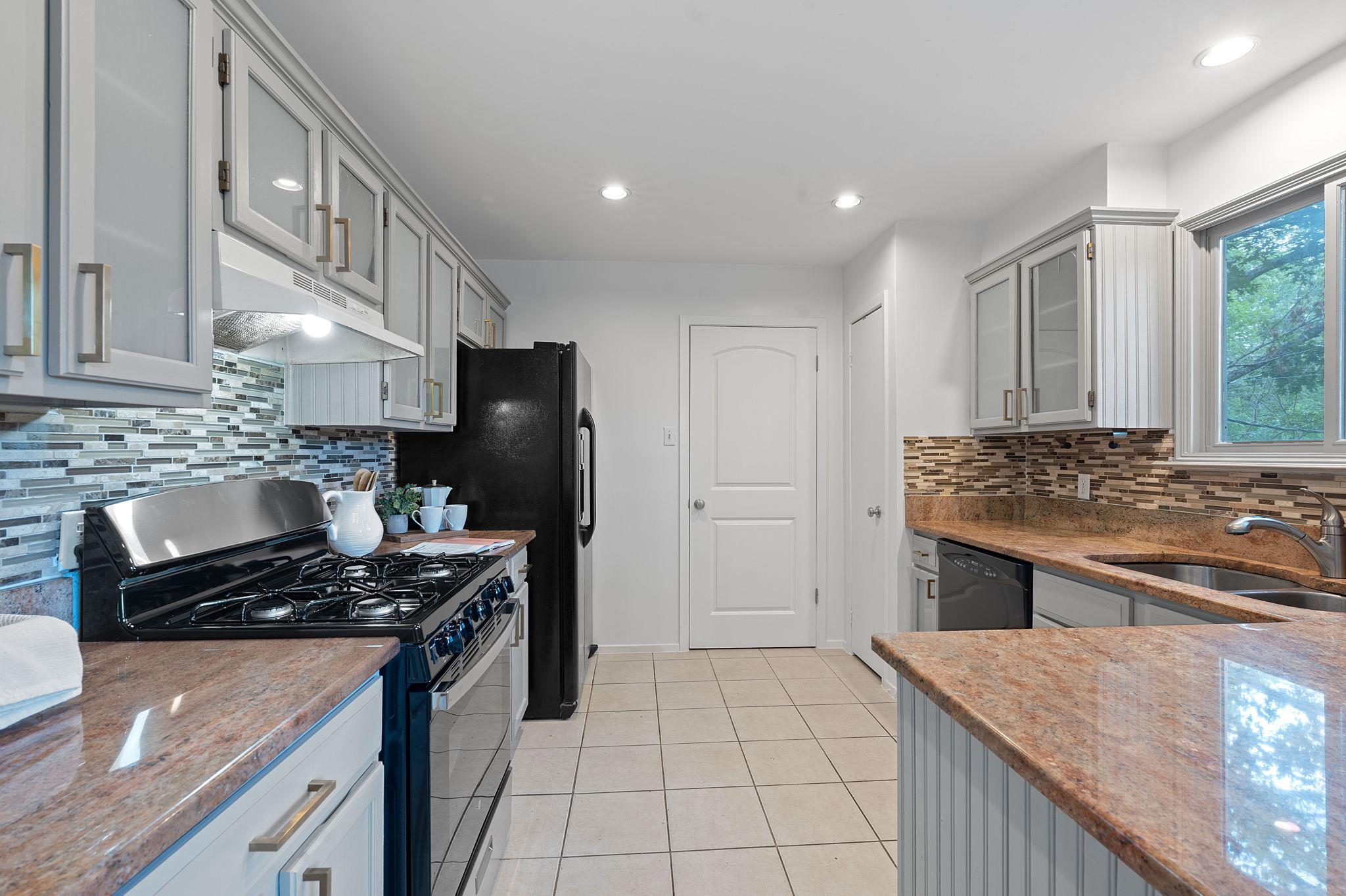 3633 Peregrine Falcon Dr, Austin, TX 78746