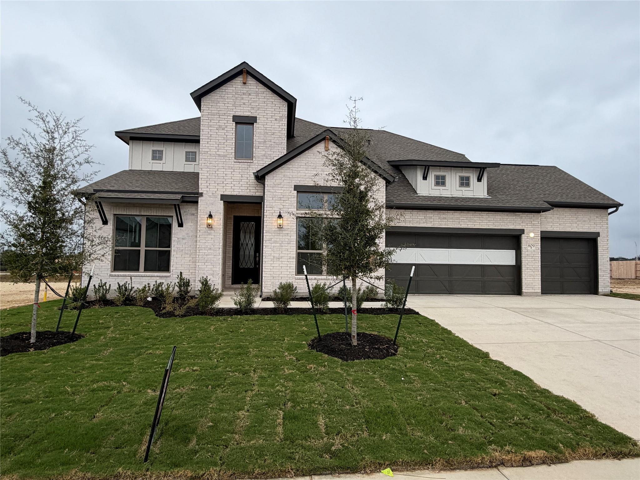 809 S Hemingway Loop, Liberty Hill, TX 78642