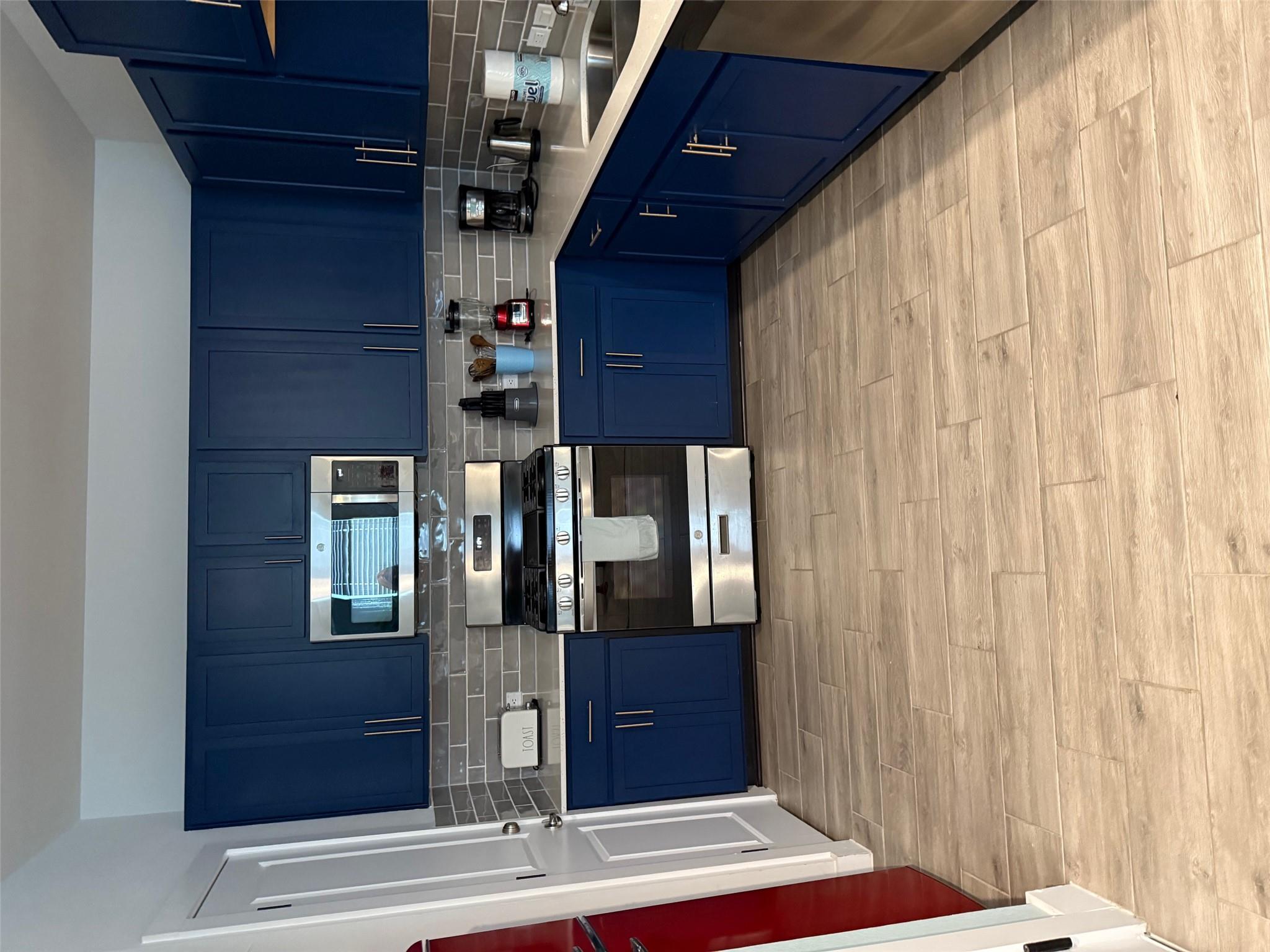 7904 Hillock Ter, Austin, TX 78744