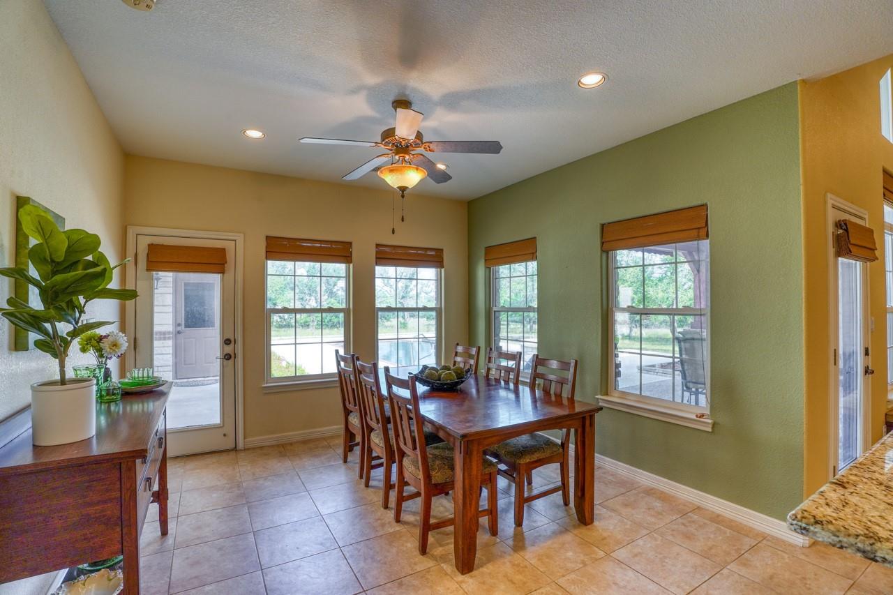 1050 Twisted Oak Dr, Horseshoe Bay, TX 78657