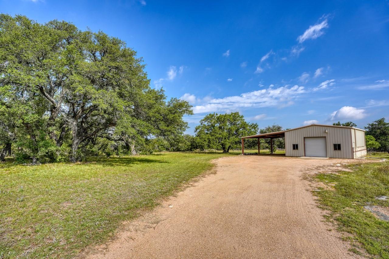1050 Twisted Oak Dr, Horseshoe Bay, TX 78657