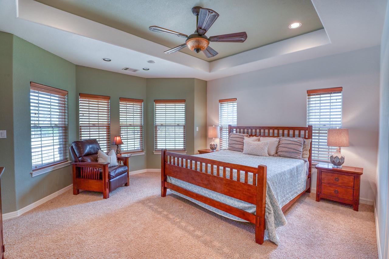 1050 Twisted Oak Dr, Horseshoe Bay, TX 78657