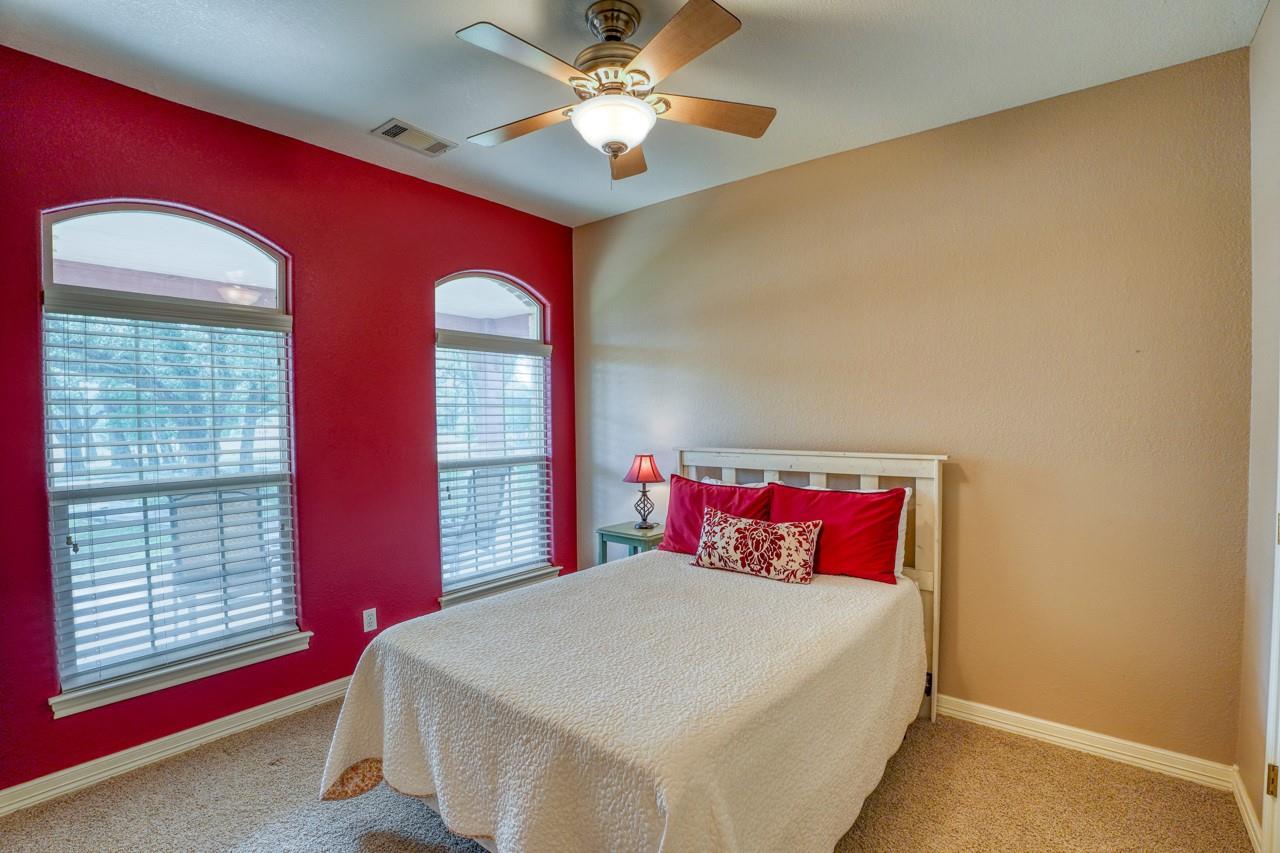 1050 Twisted Oak Dr, Horseshoe Bay, TX 78657