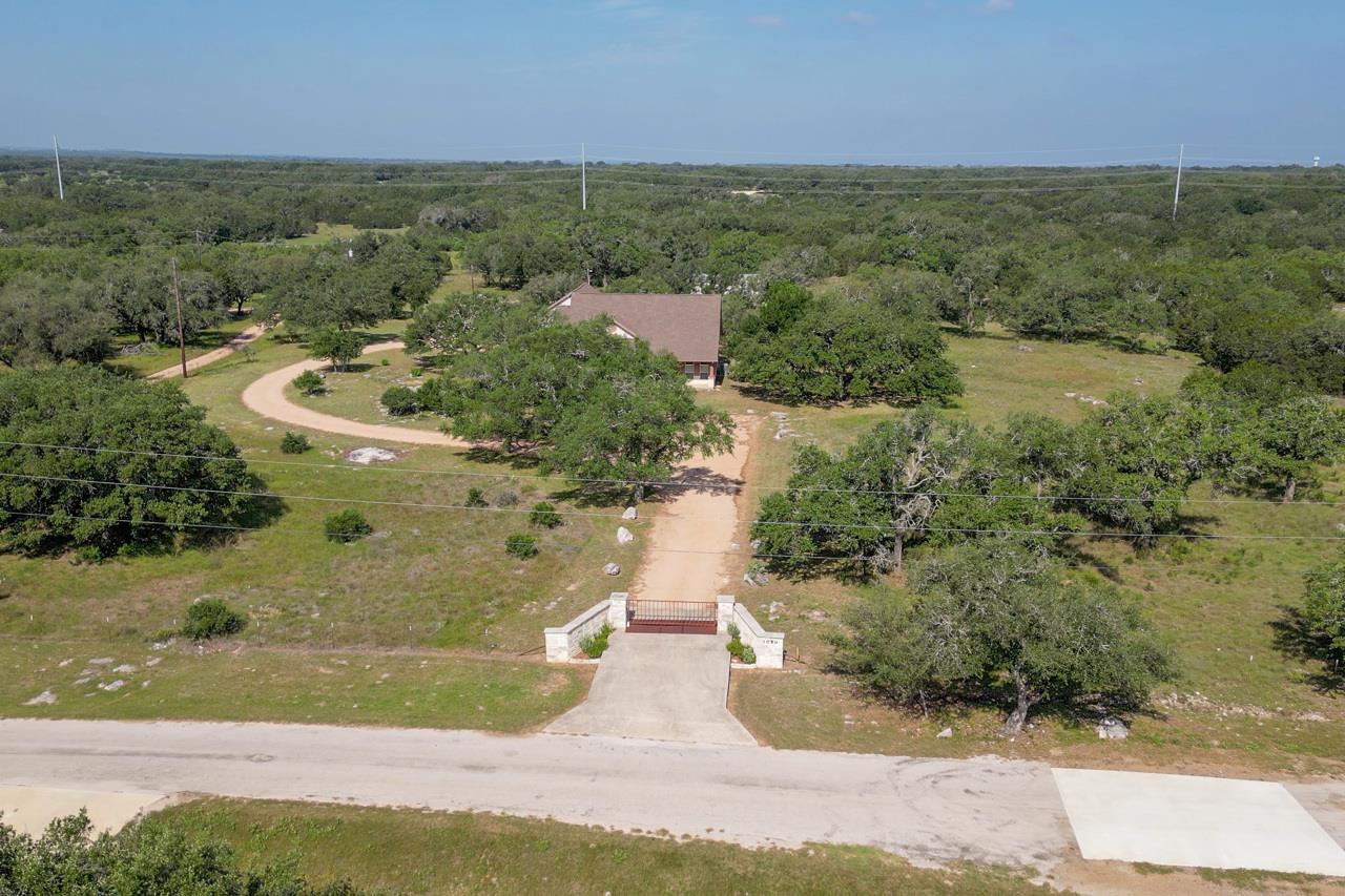 1050 Twisted Oak Dr, Horseshoe Bay, TX 78657