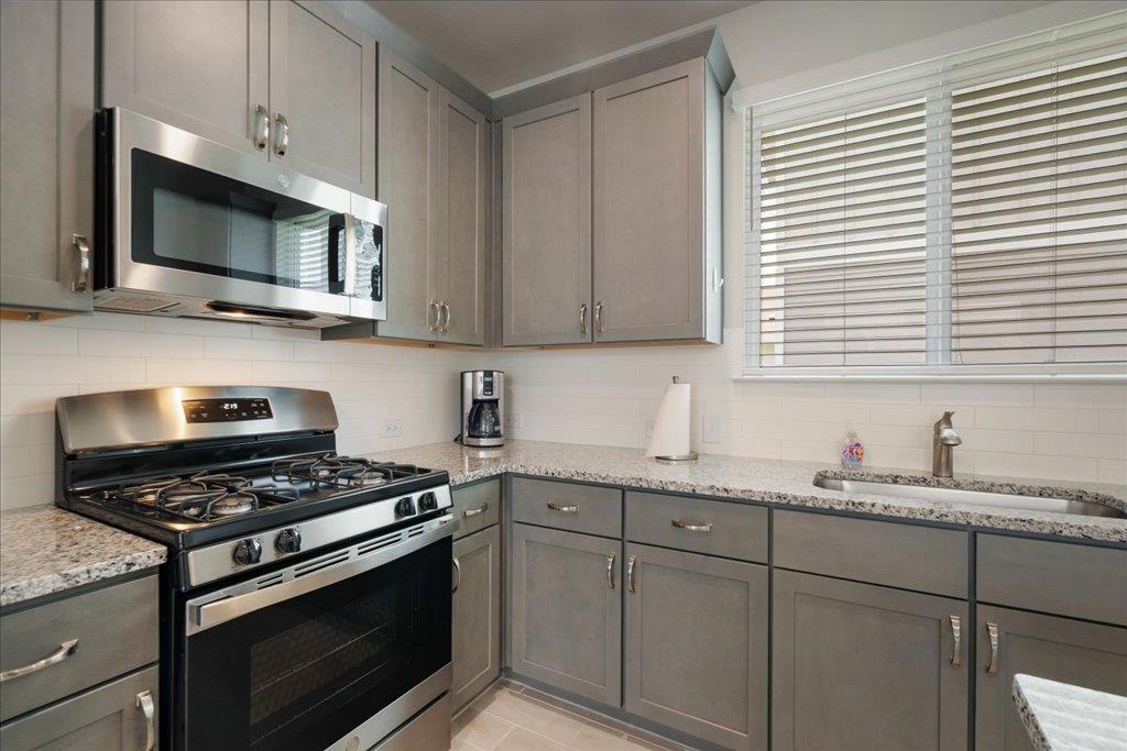 330 Hortus Dr, Kyle, TX 78640