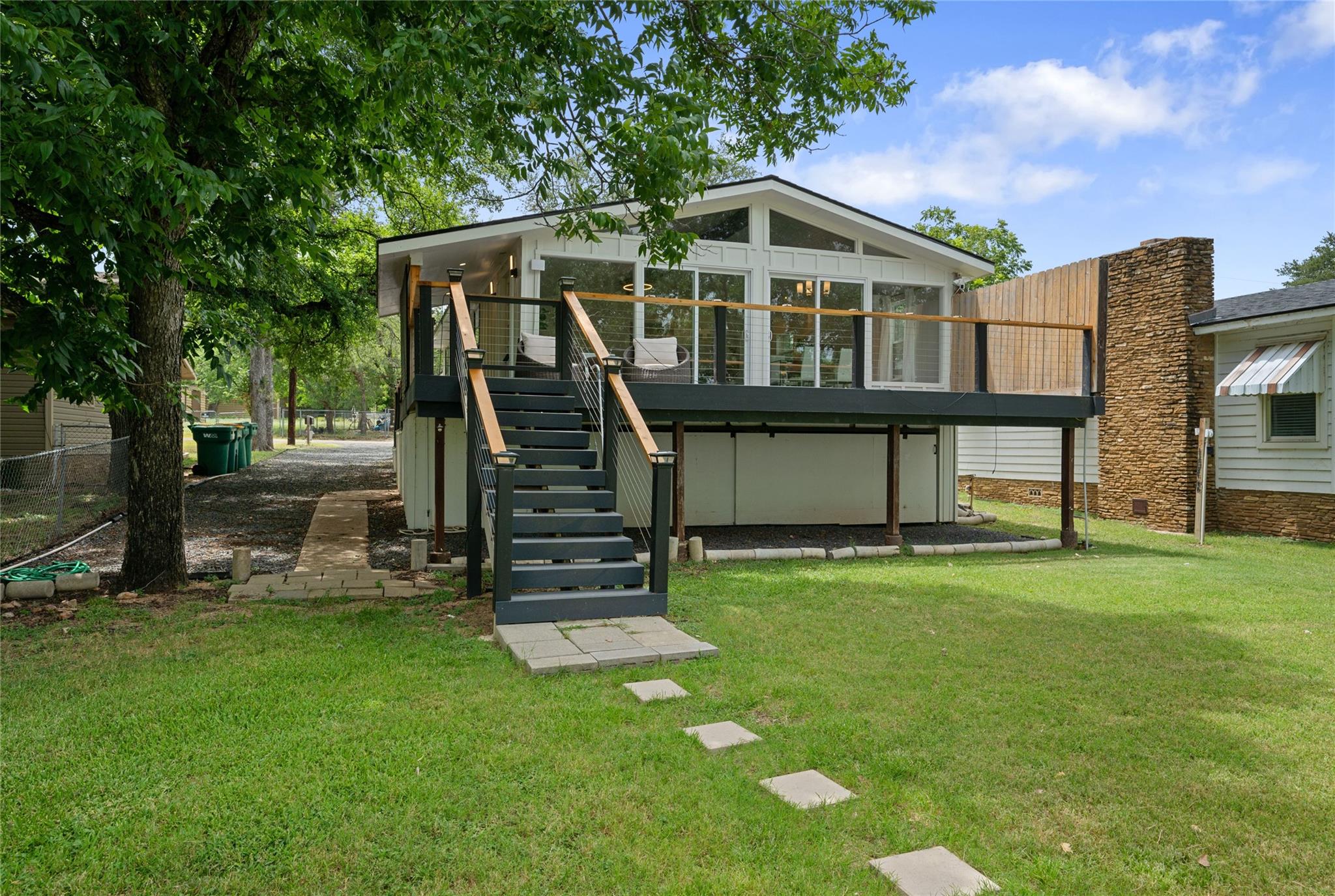 912 Hill Circle West Dr, Granite Shoals, TX 78654