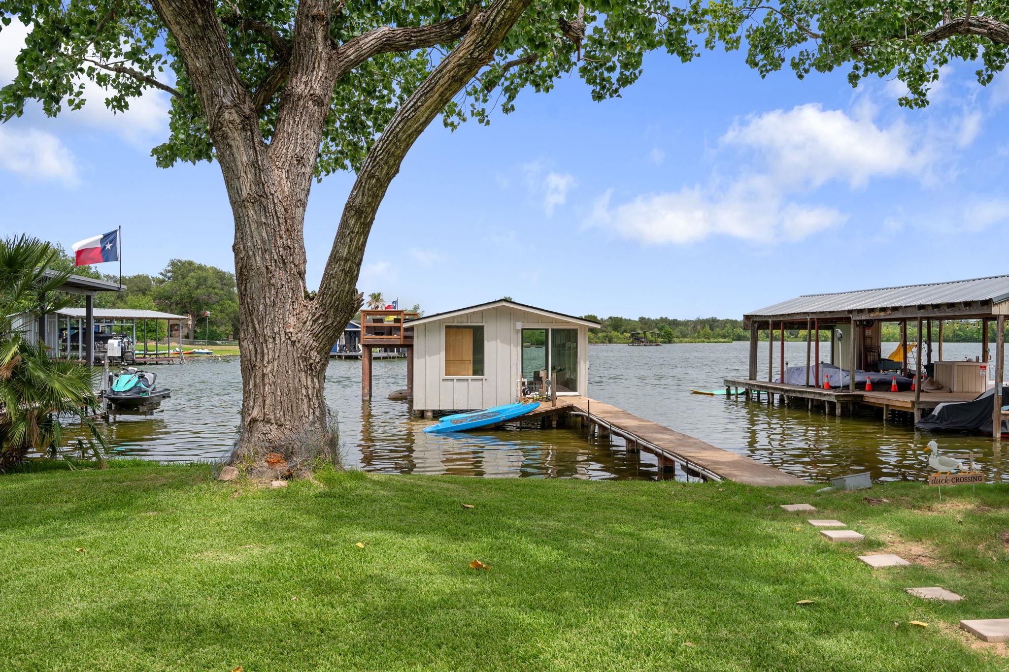 912 Hill Circle West Dr, Granite Shoals, TX 78654