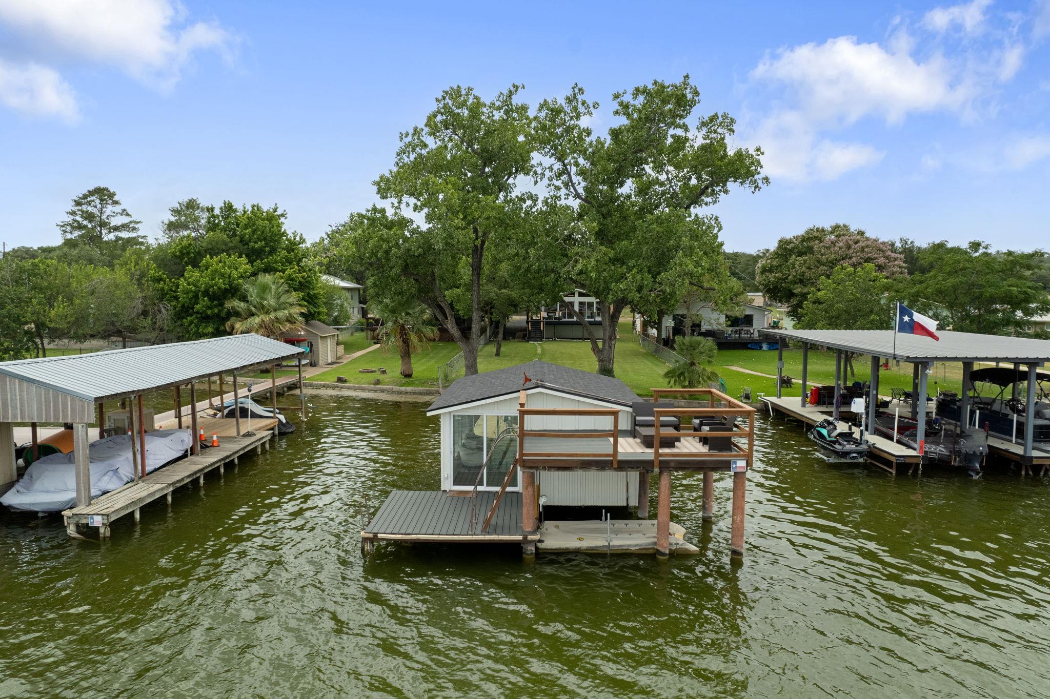 912 Hill Circle West Dr, Granite Shoals, TX 78654