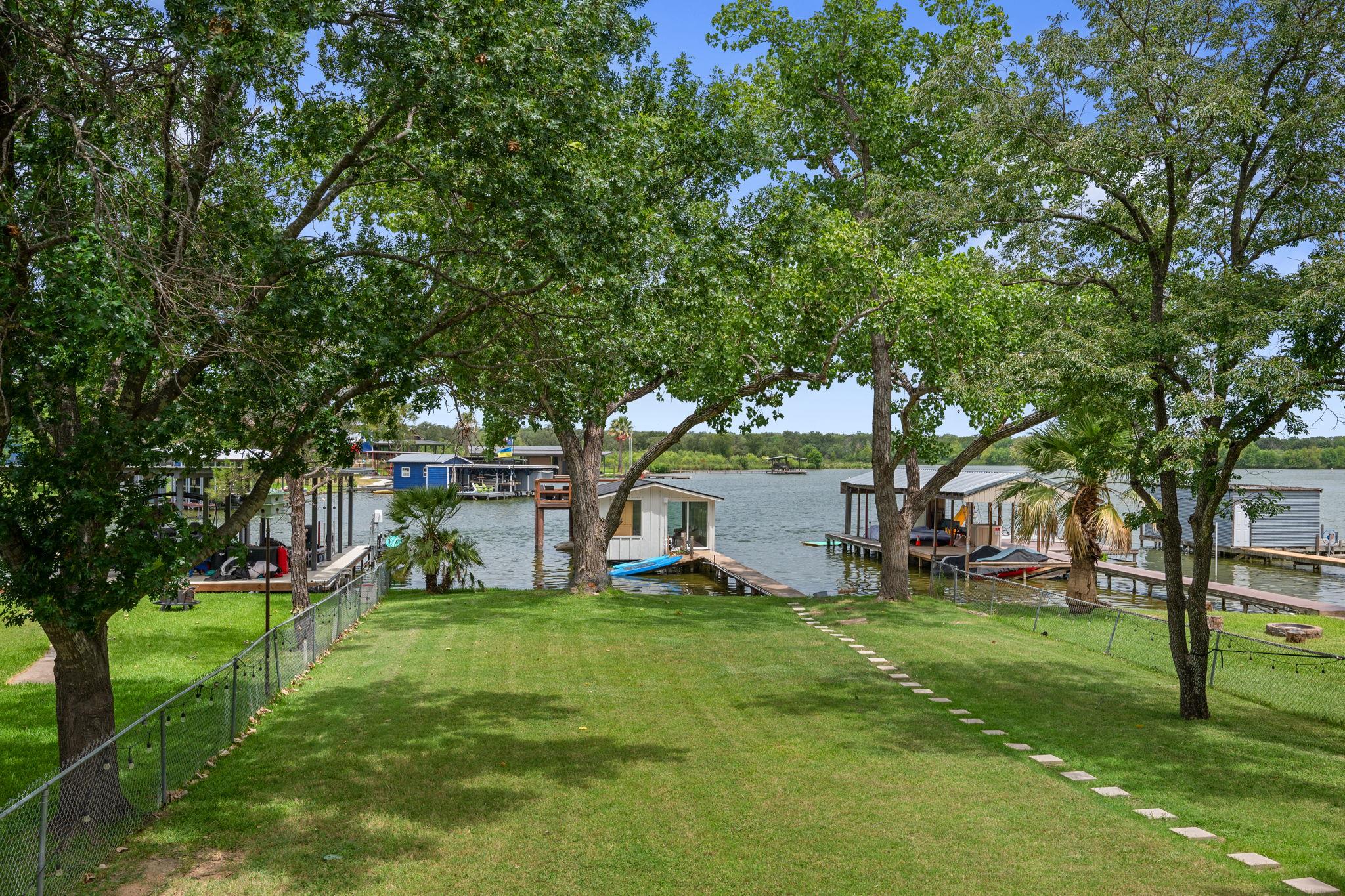 912 Hill Circle West Dr, Granite Shoals, TX 78654