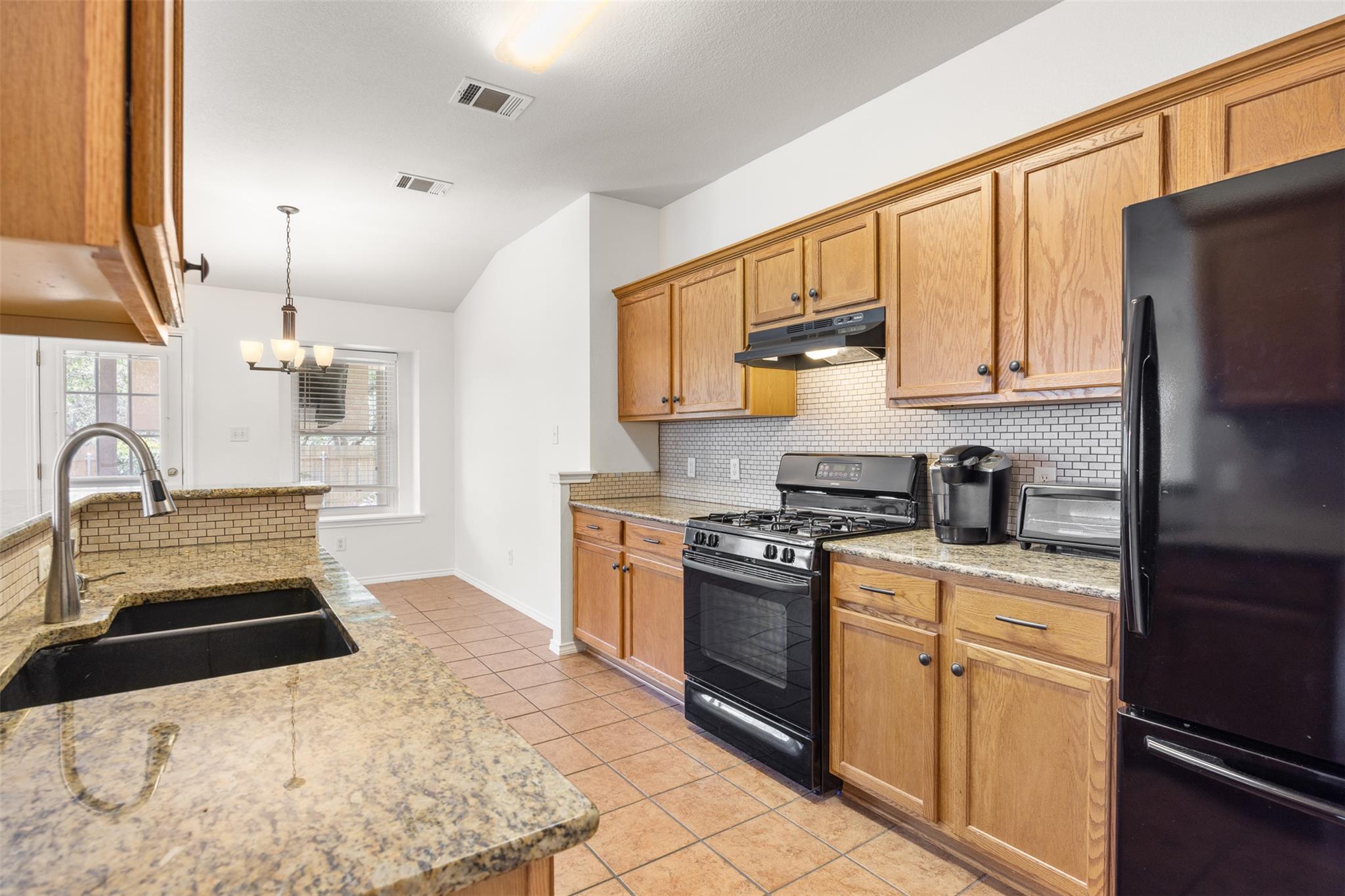 3710 Castle Rock Dr, Round Rock, TX 78681