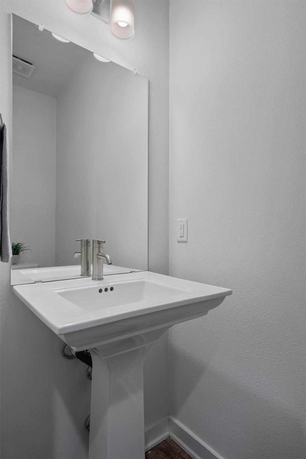 8940 Parker Ranch Cir # B, Austin, TX 78748