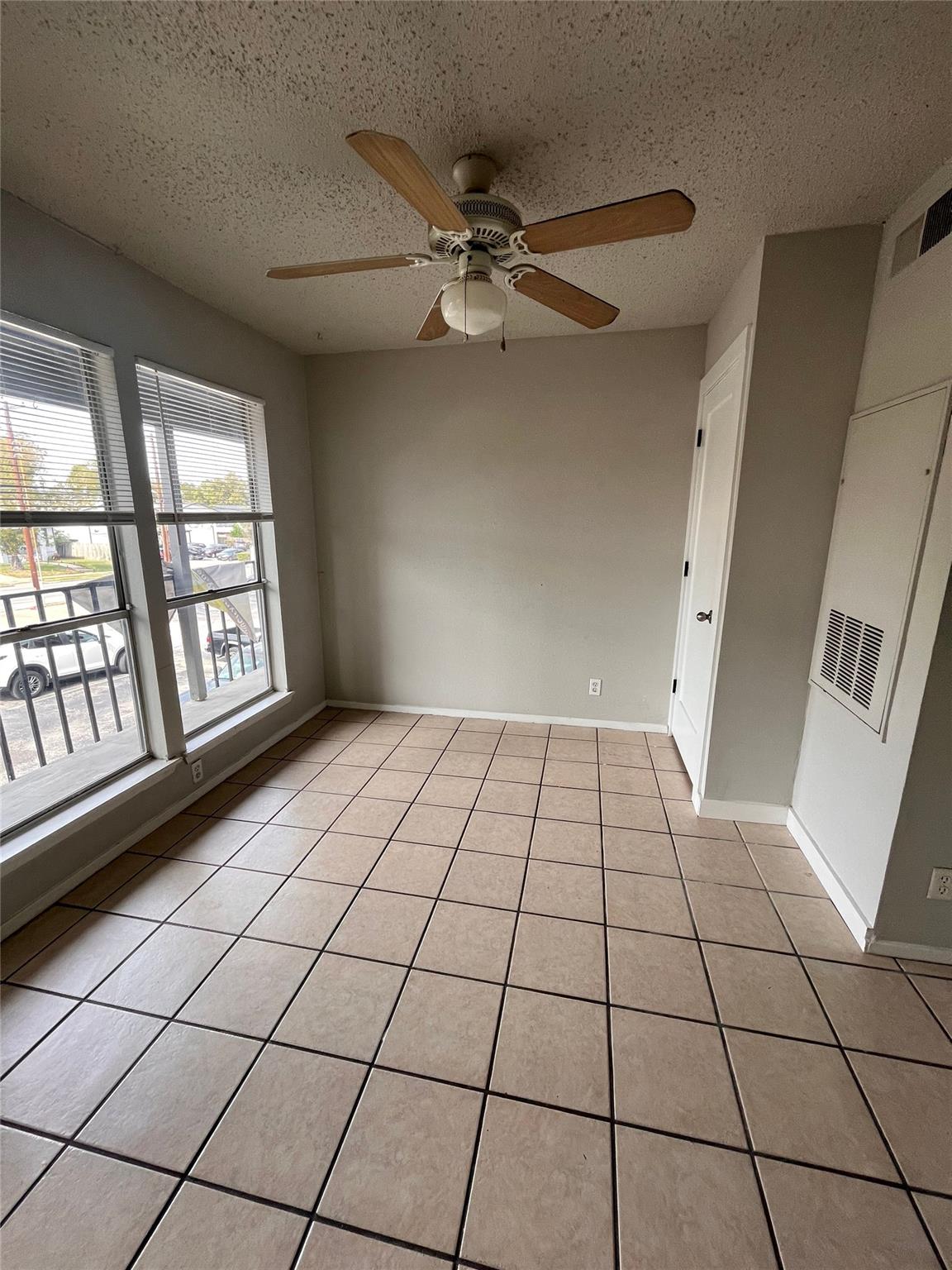 4303 Duval St # 302, Austin, TX 78751