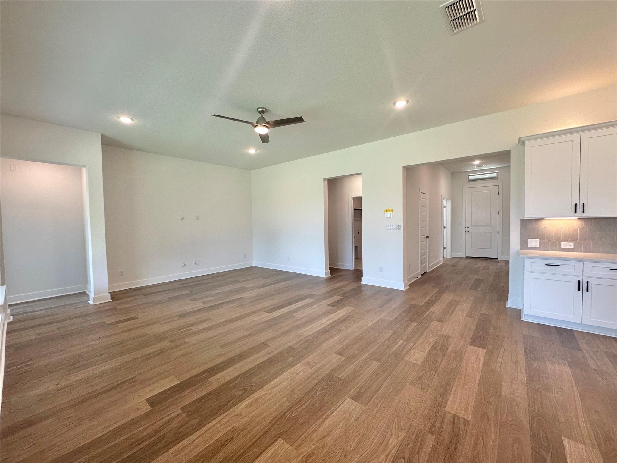 300 Treadwell Ln, Kyle, TX 78640