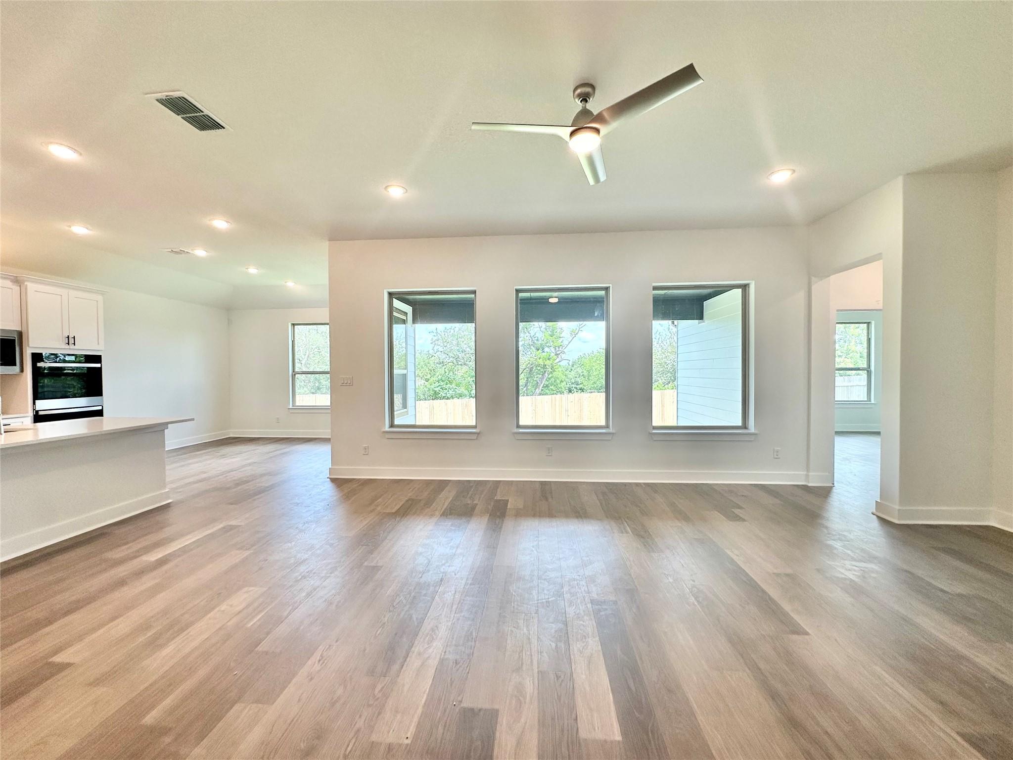 300 Treadwell Ln, Kyle, TX 78640