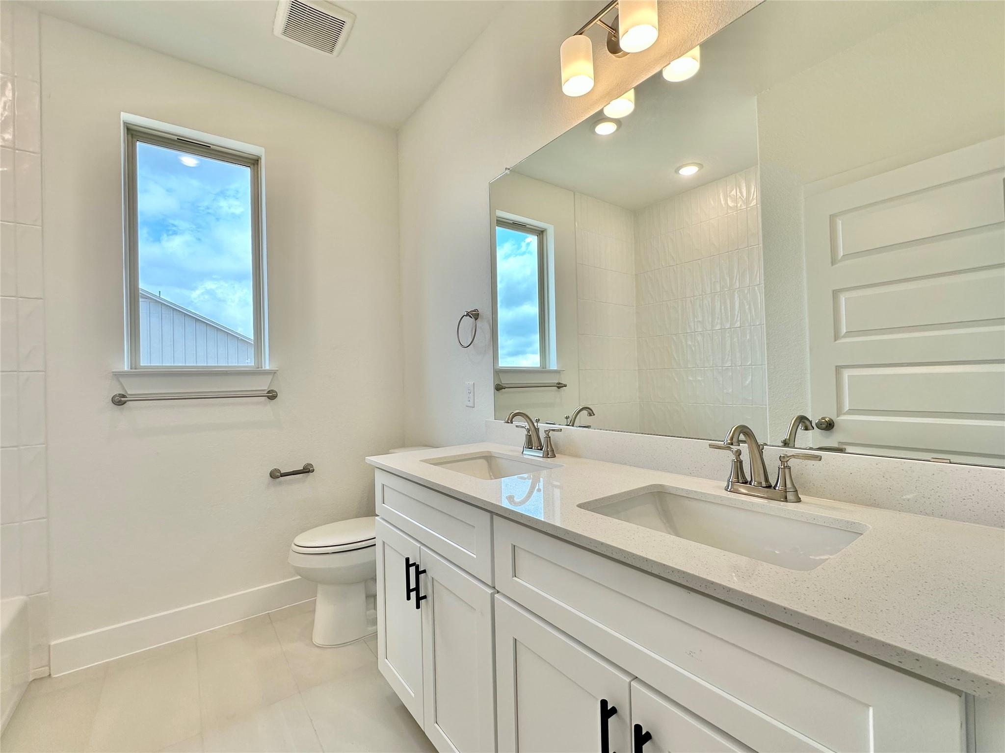 300 Treadwell Ln, Kyle, TX 78640