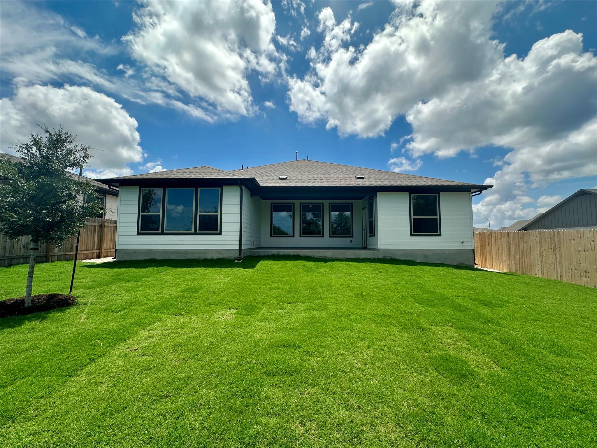 300 Treadwell Ln, Kyle, TX 78640