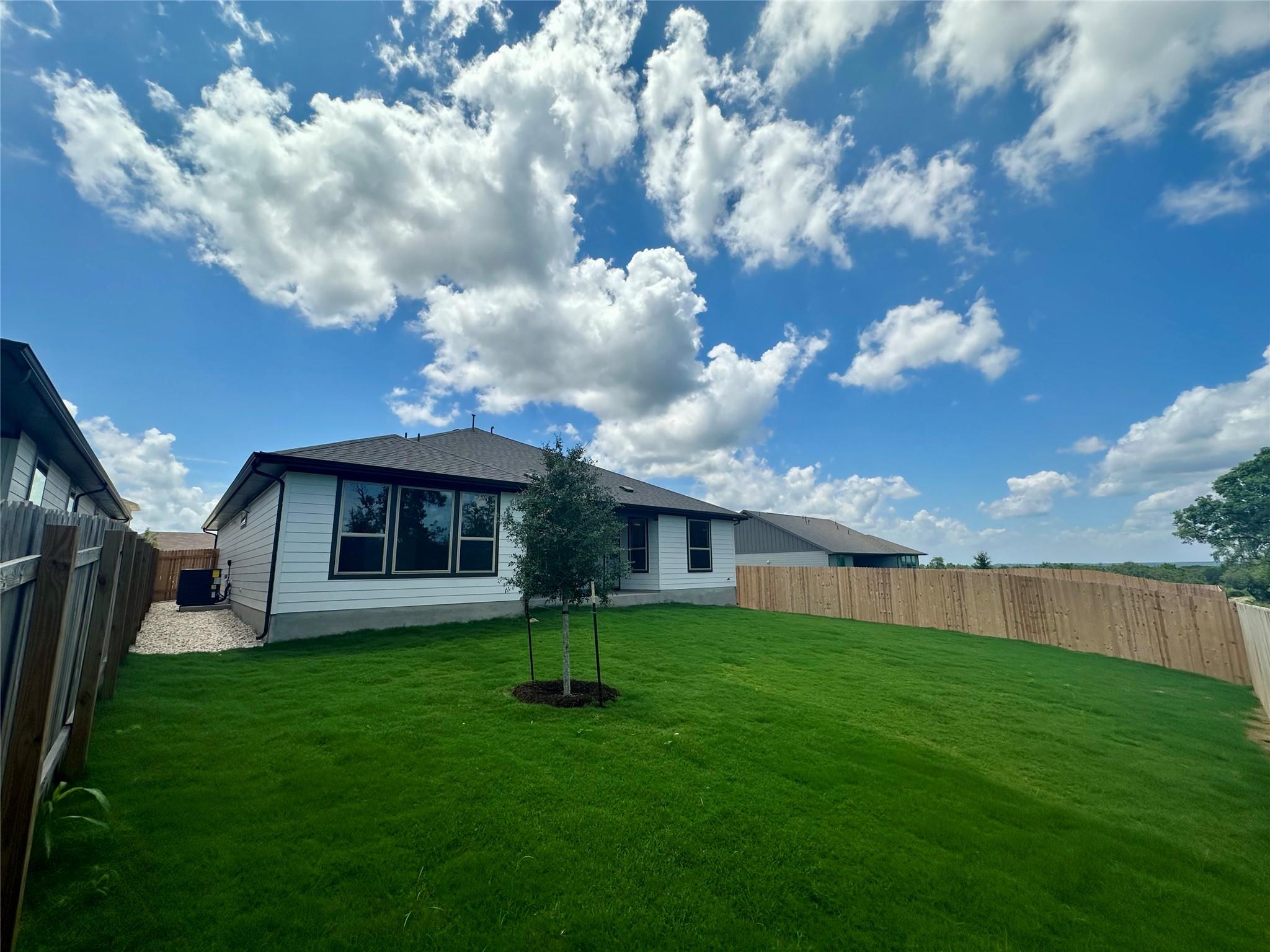 300 Treadwell Ln, Kyle, TX 78640