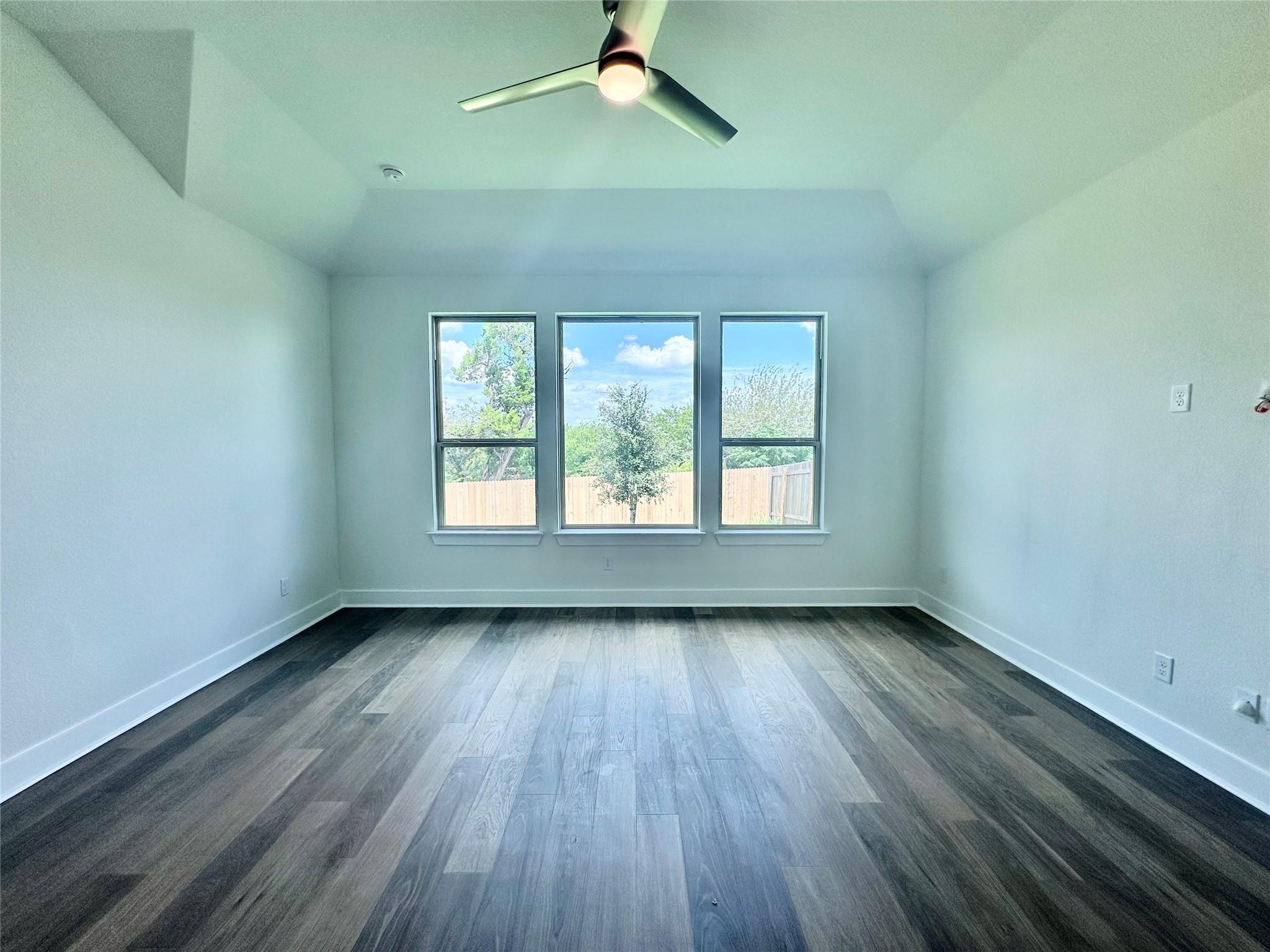 300 Treadwell Ln, Kyle, TX 78640