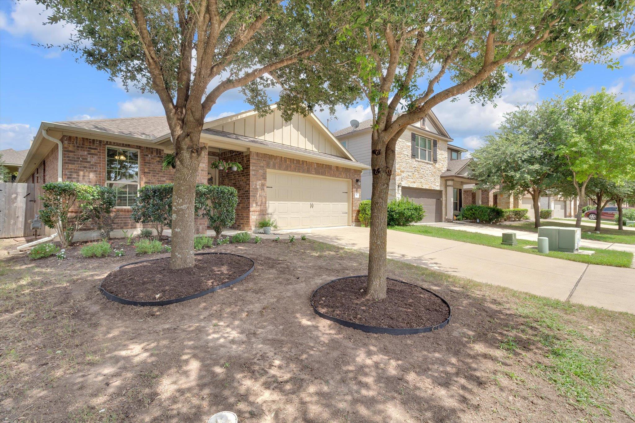 298 Nivens Dr, Buda, TX 78610
