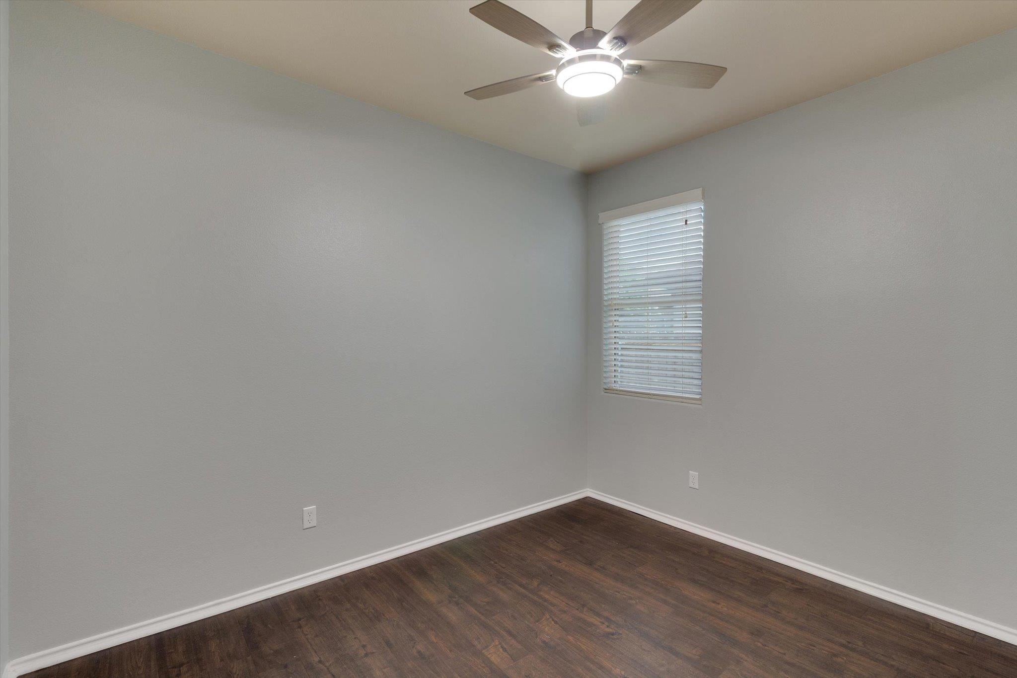298 Nivens Dr, Buda, TX 78610