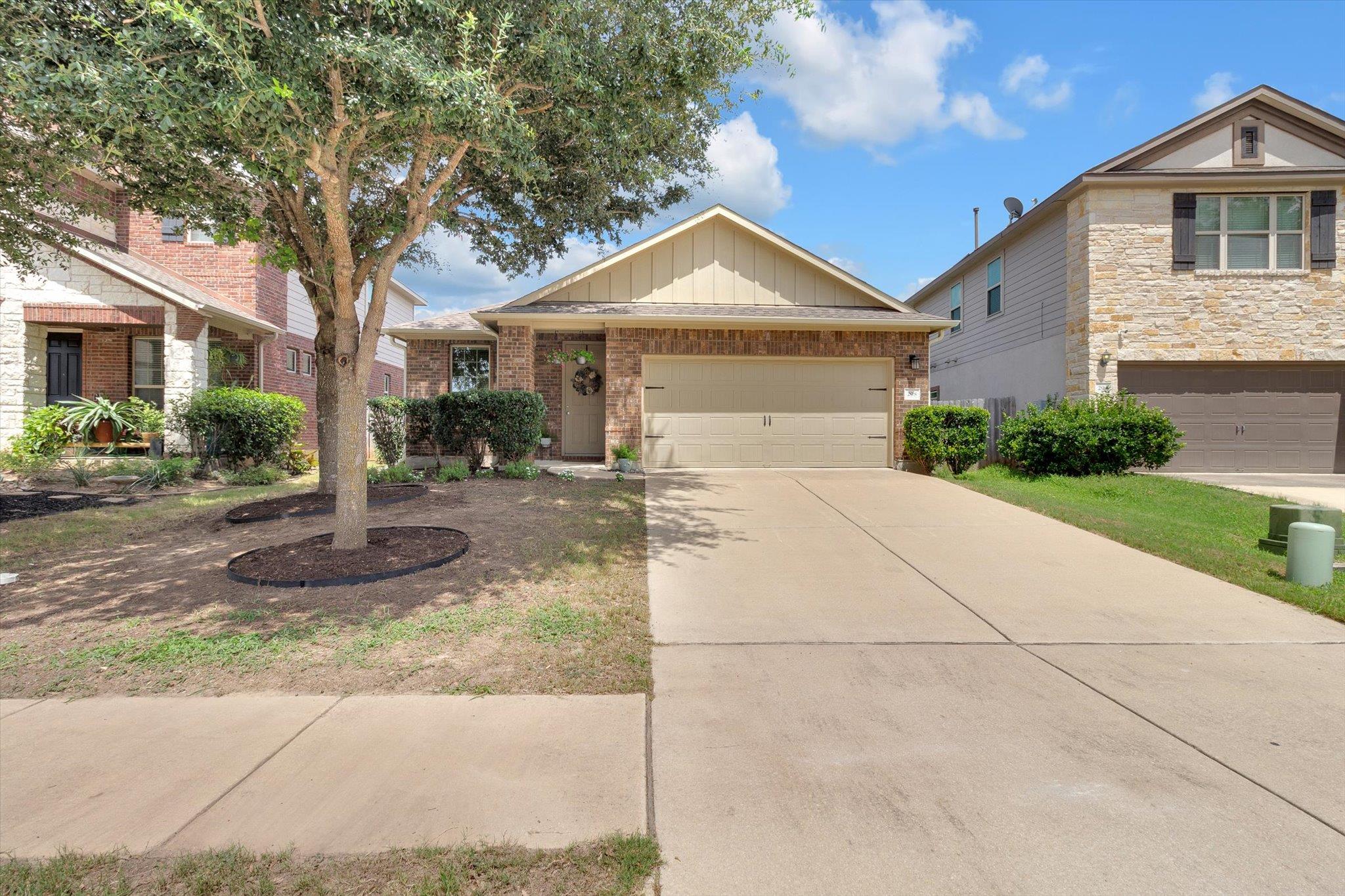 298 Nivens Dr, Buda, TX 78610
