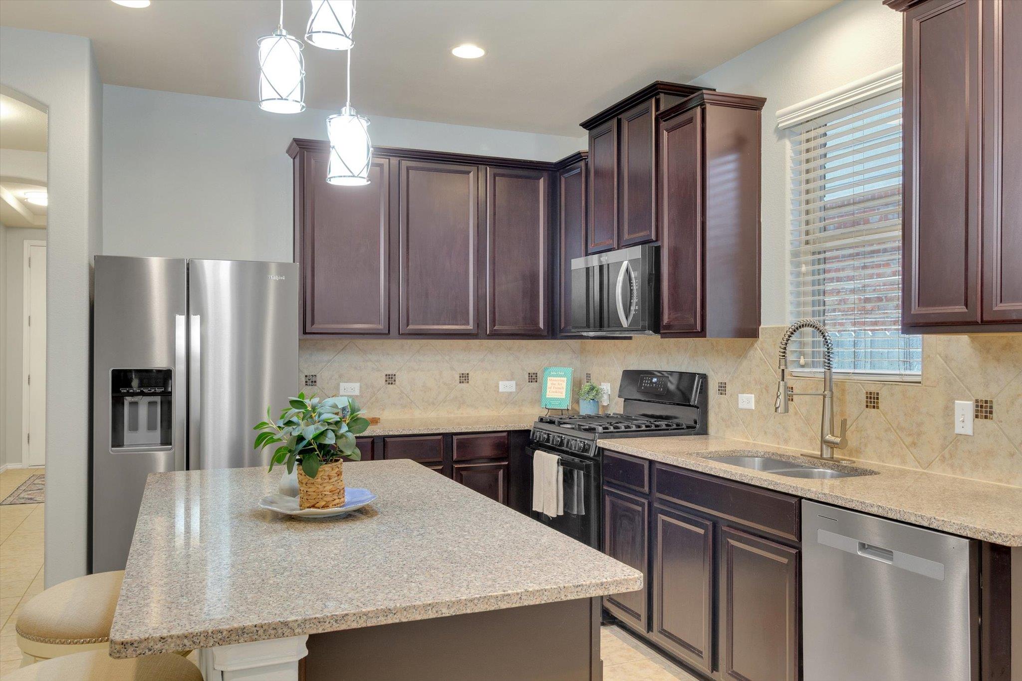 298 Nivens Dr, Buda, TX 78610