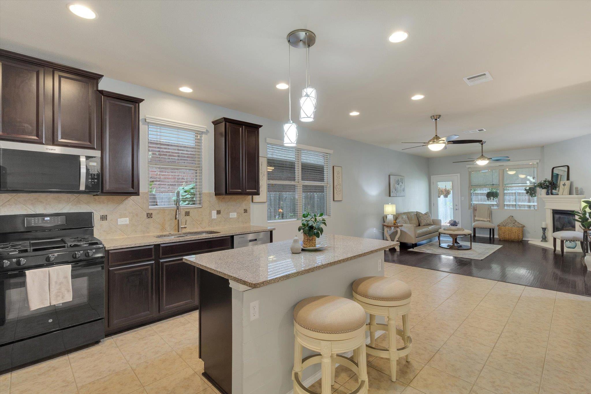 298 Nivens Dr, Buda, TX 78610