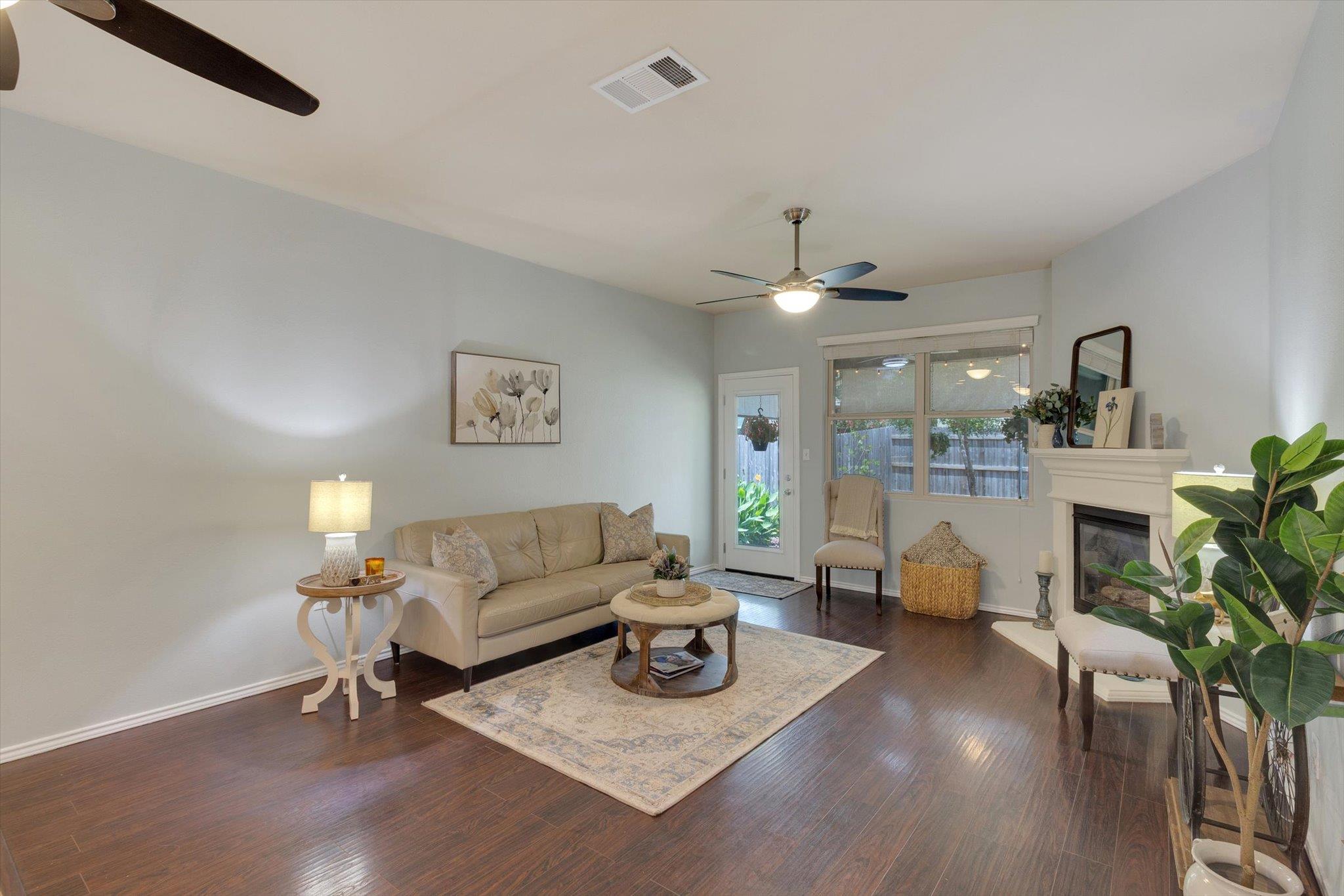 298 Nivens Dr, Buda, TX 78610