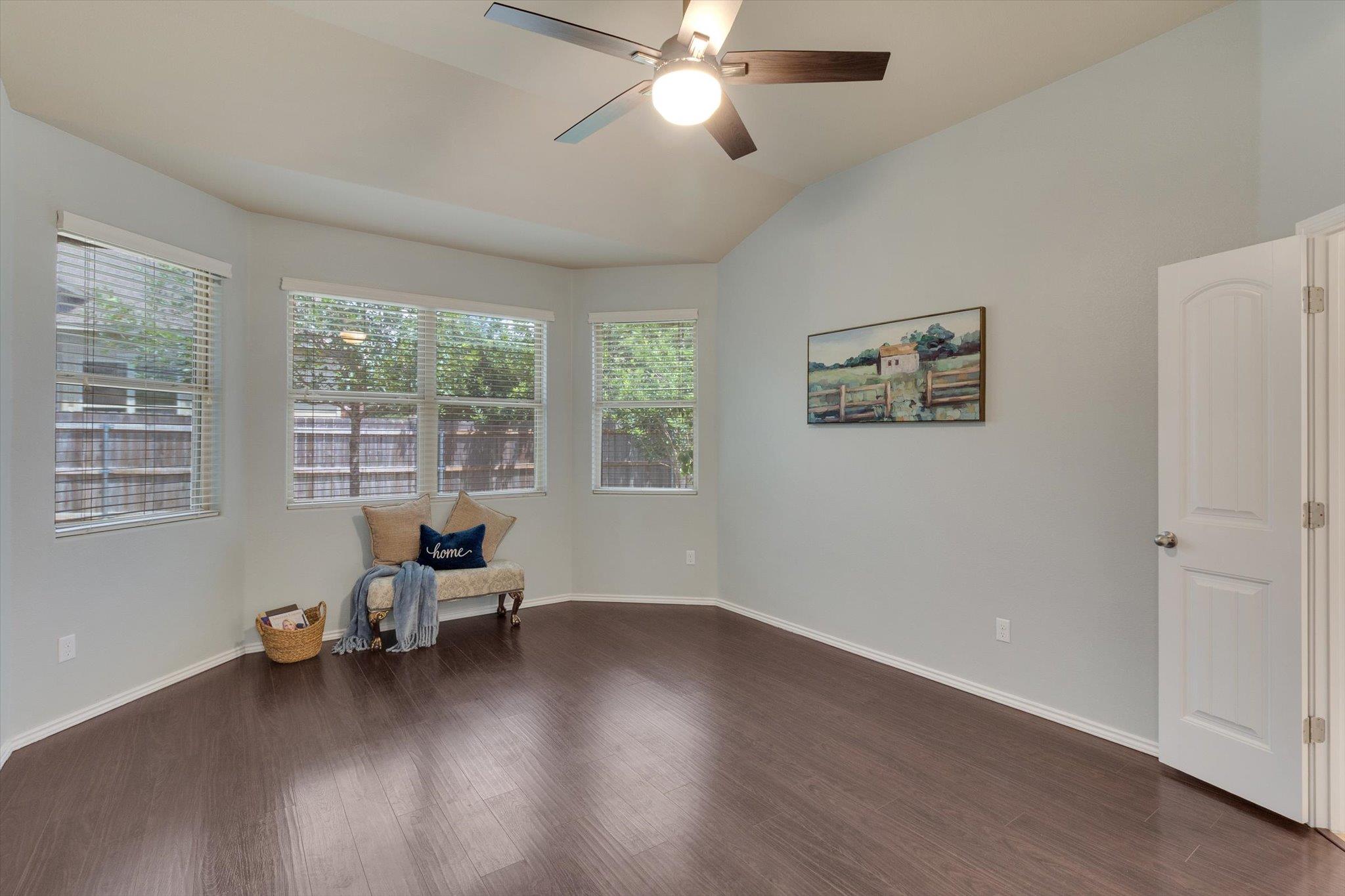 298 Nivens Dr, Buda, TX 78610