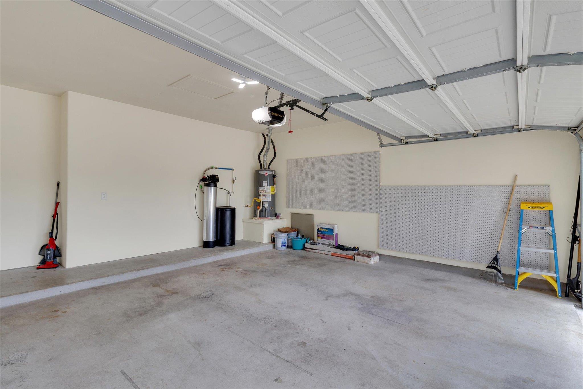 298 Nivens Dr, Buda, TX 78610