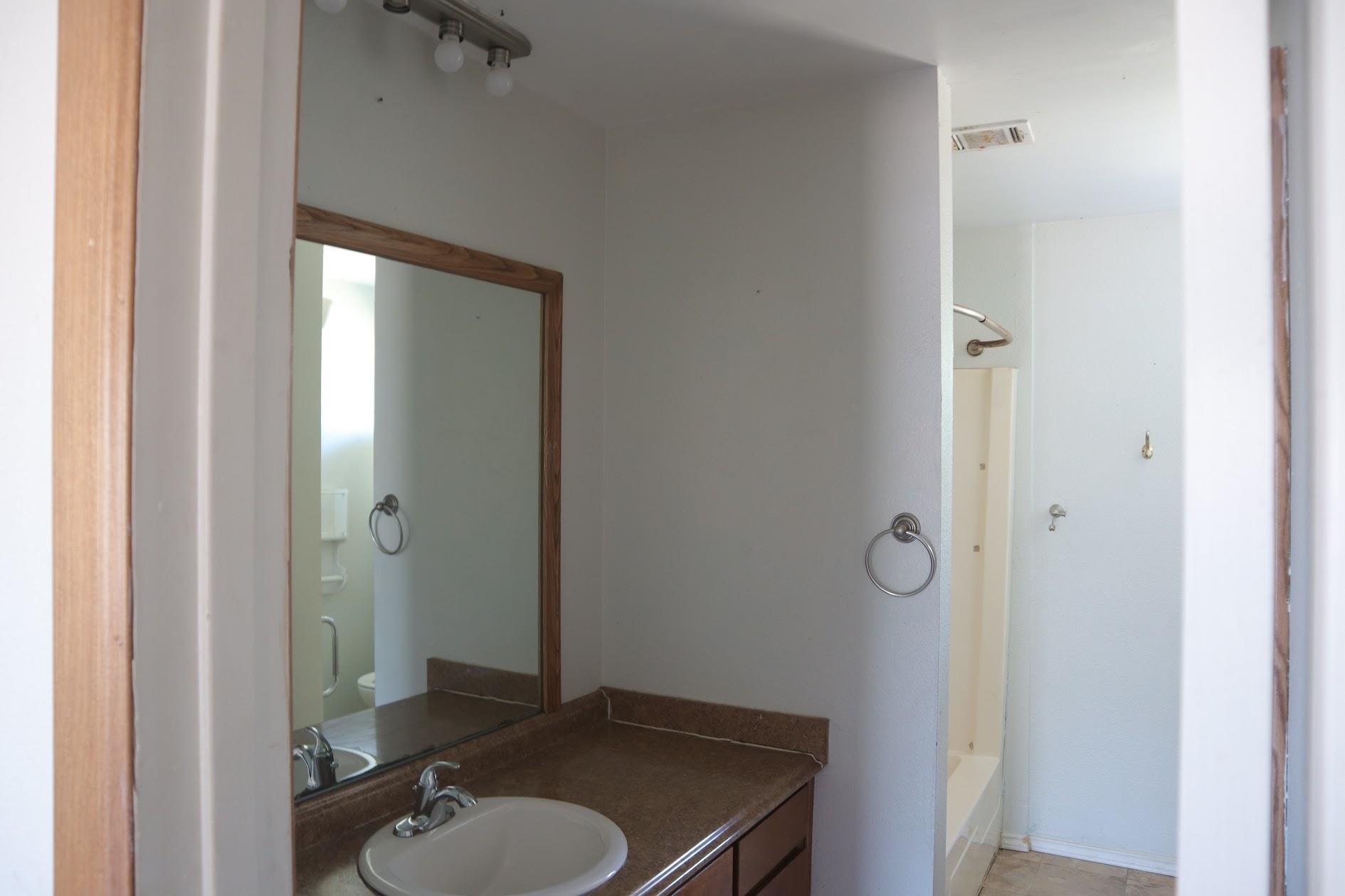 851 Aspen Ln, Cottonwood Shores, TX 78657