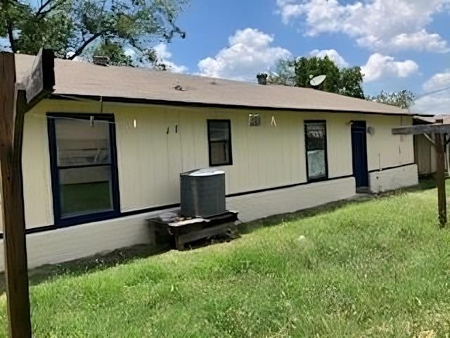 851 Aspen Ln, Cottonwood Shores, TX 78657