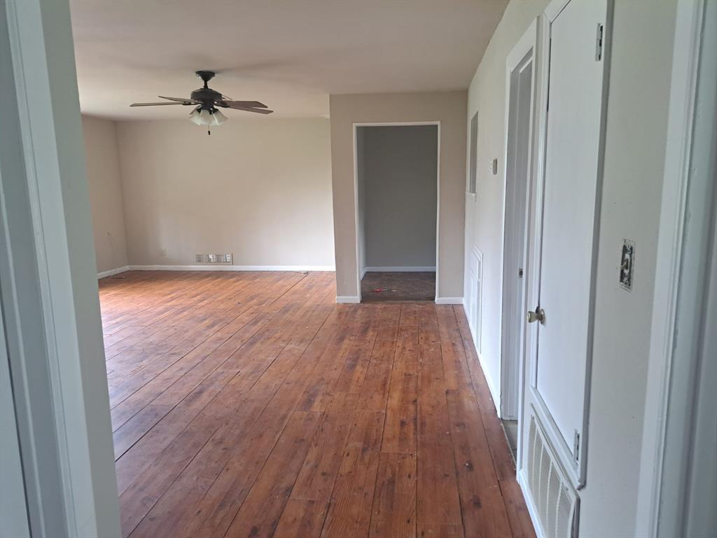 851 Aspen Ln, Cottonwood Shores, TX 78657