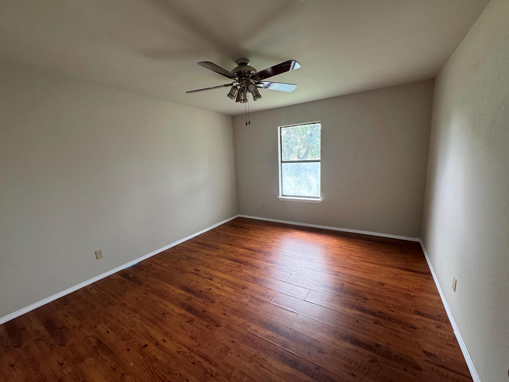 851 Aspen Ln, Cottonwood Shores, TX 78657