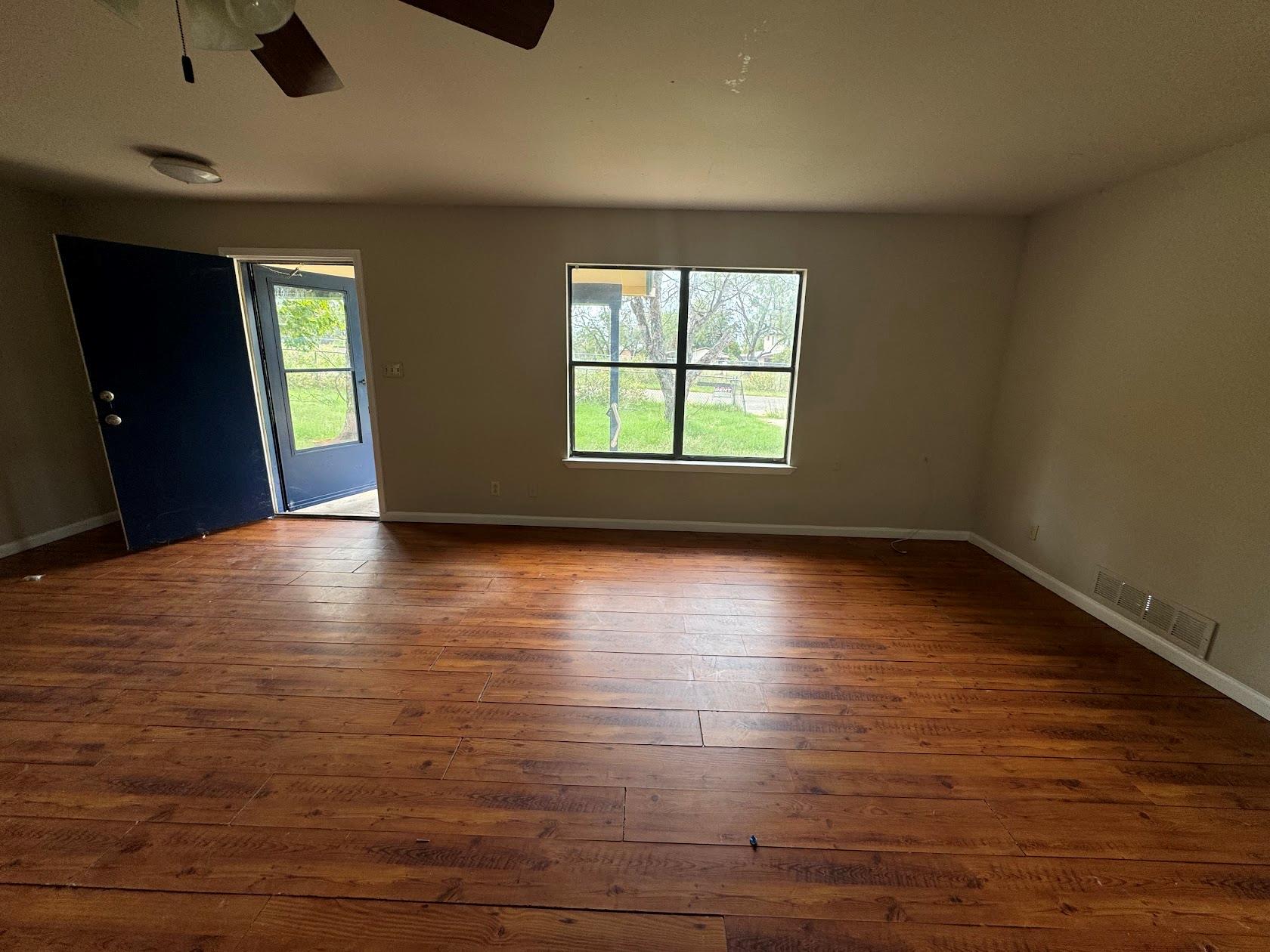 851 Aspen Ln, Cottonwood Shores, TX 78657