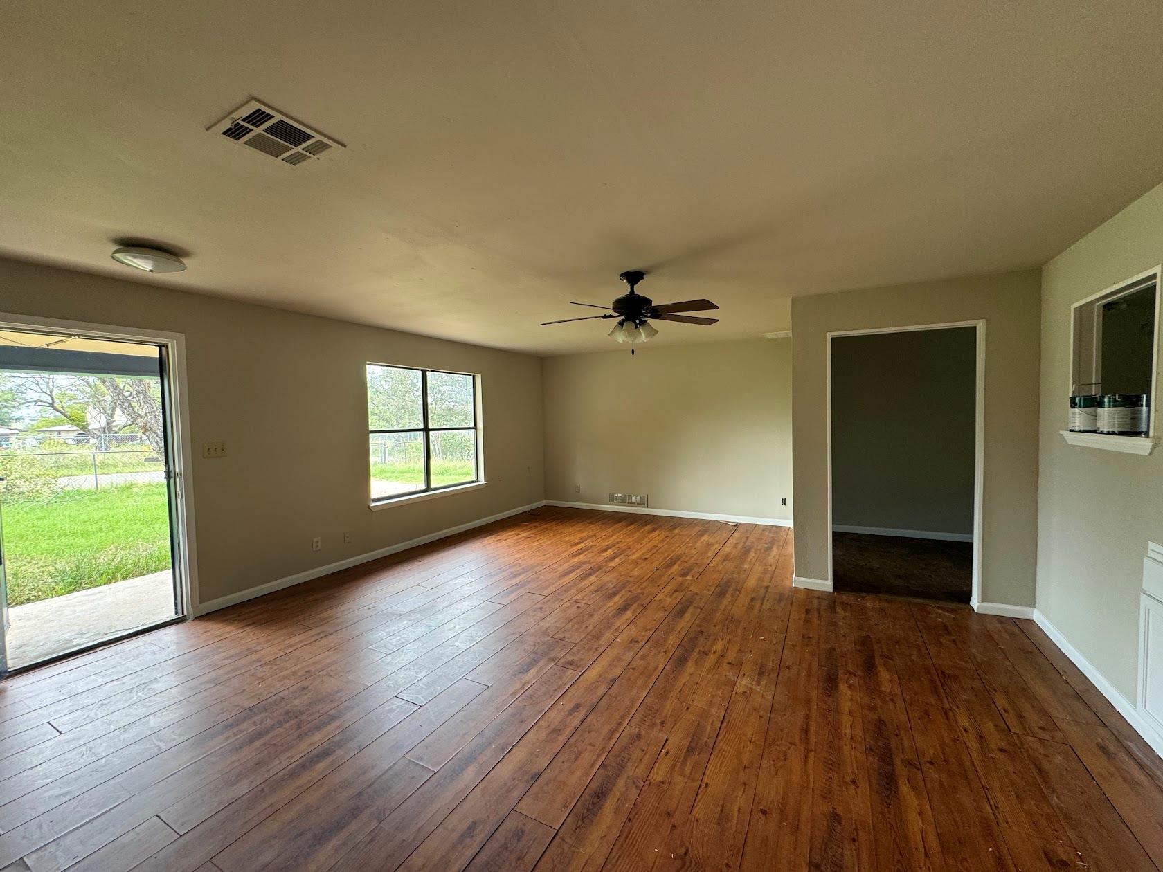 851 Aspen Ln, Cottonwood Shores, TX 78657