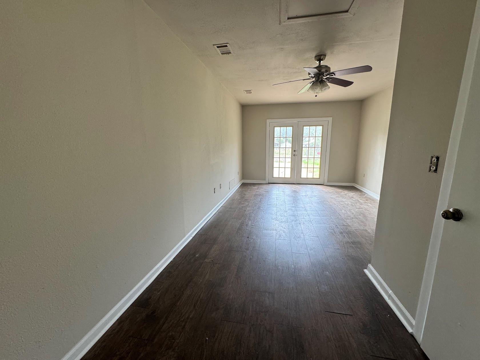 851 Aspen Ln, Cottonwood Shores, TX 78657