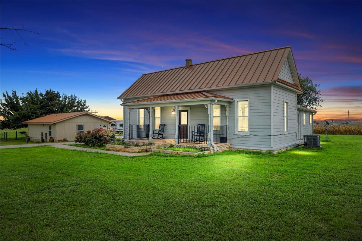 17205 County Line Rd, Elgin, TX 78621