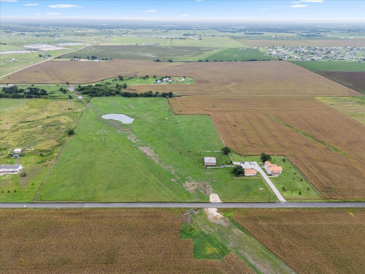 17205 County Line Rd, Elgin, TX 78621