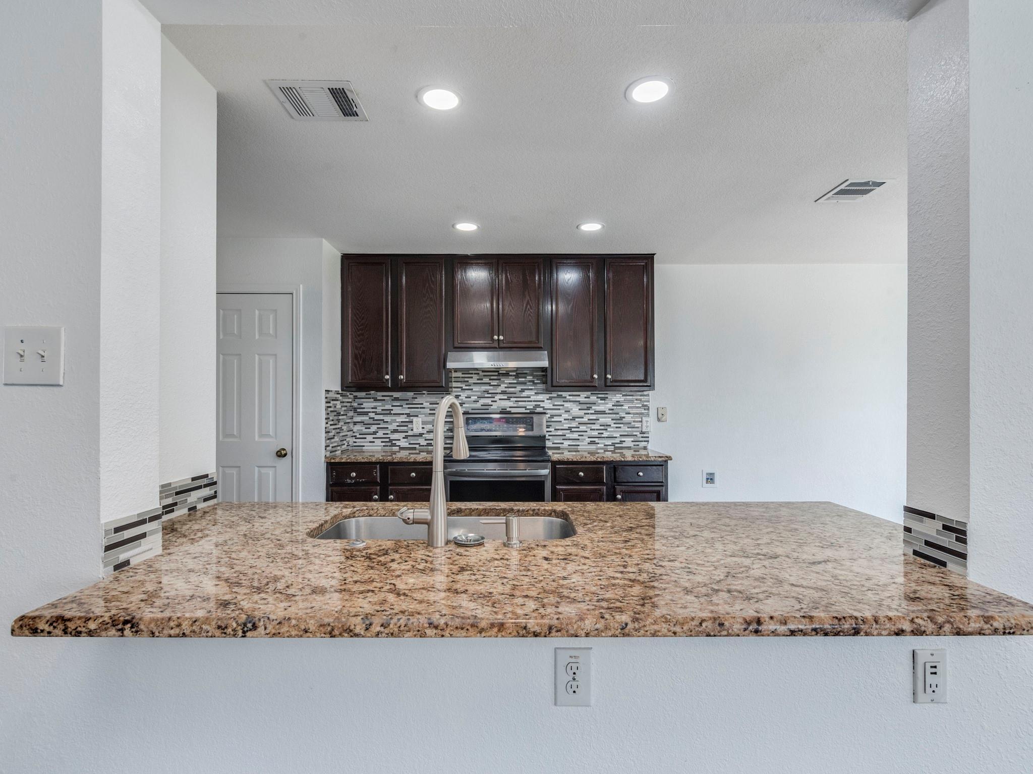 12825 Sexson Ridge Cv, Del Valle, TX 78617