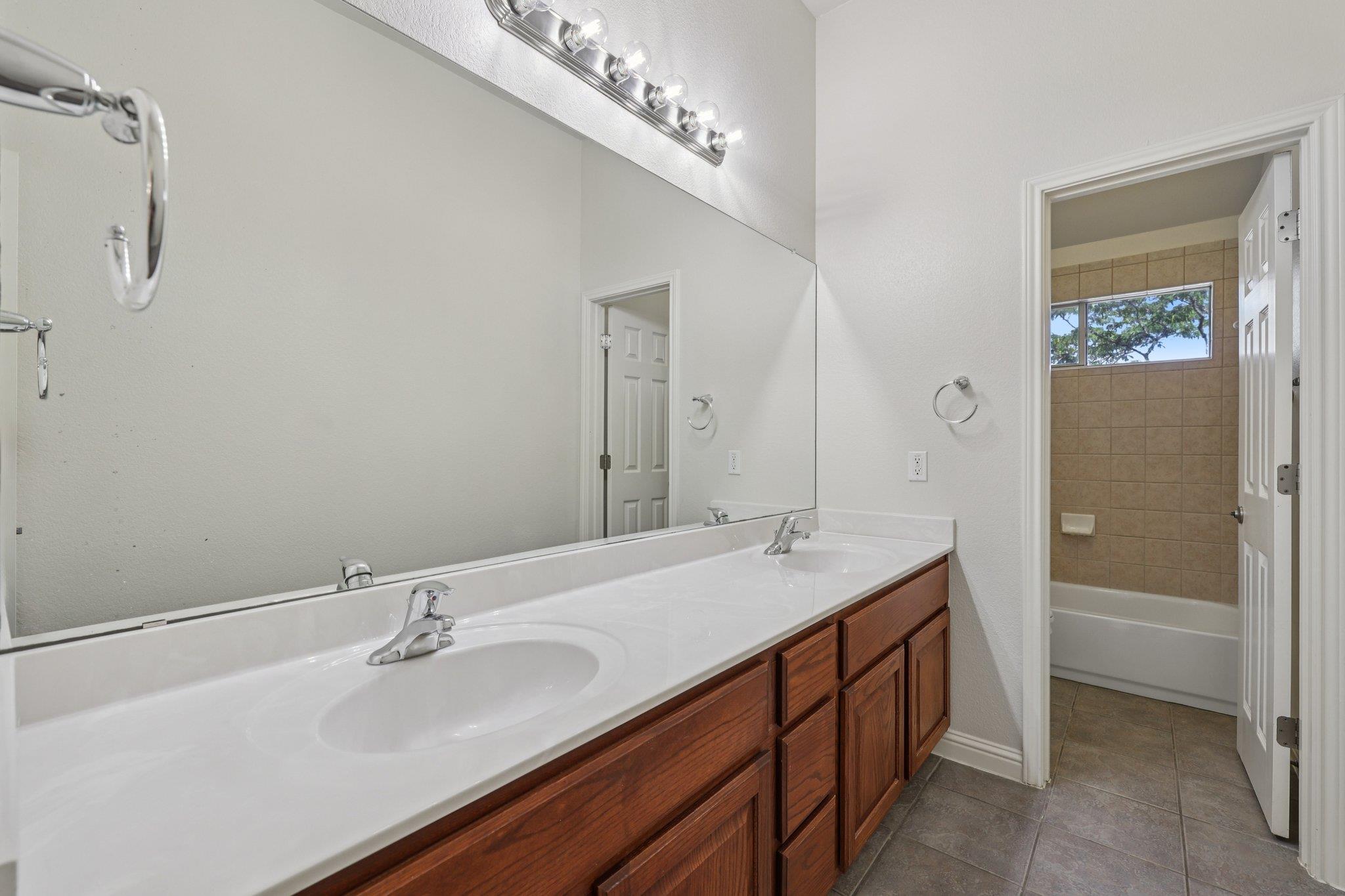 11421 Dona Villa Dr, Austin, TX 78726