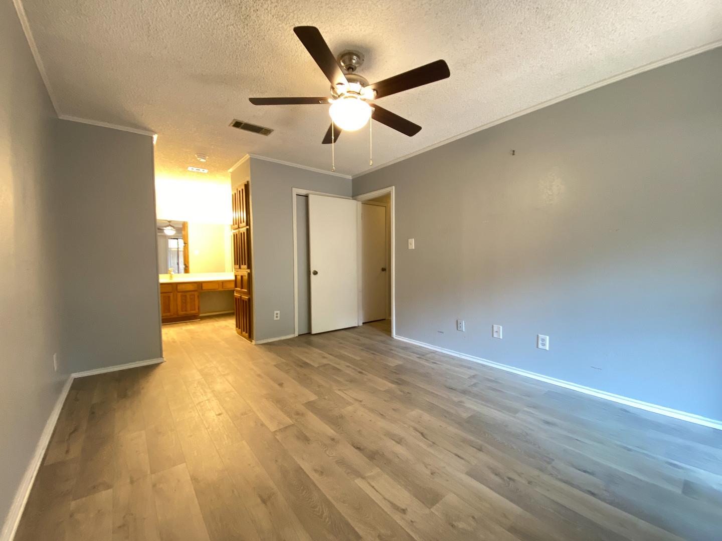 1202 Thorpe Ln # 205, San Marcos, TX 78666