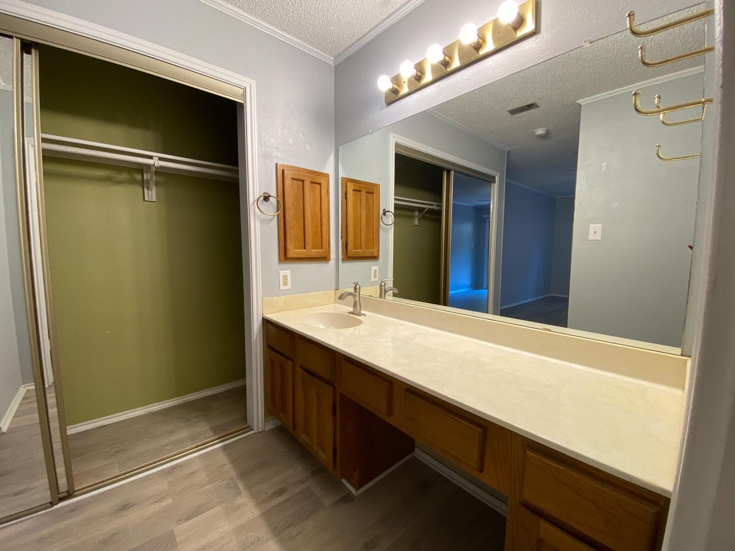 1202 Thorpe Ln # 205, San Marcos, TX 78666